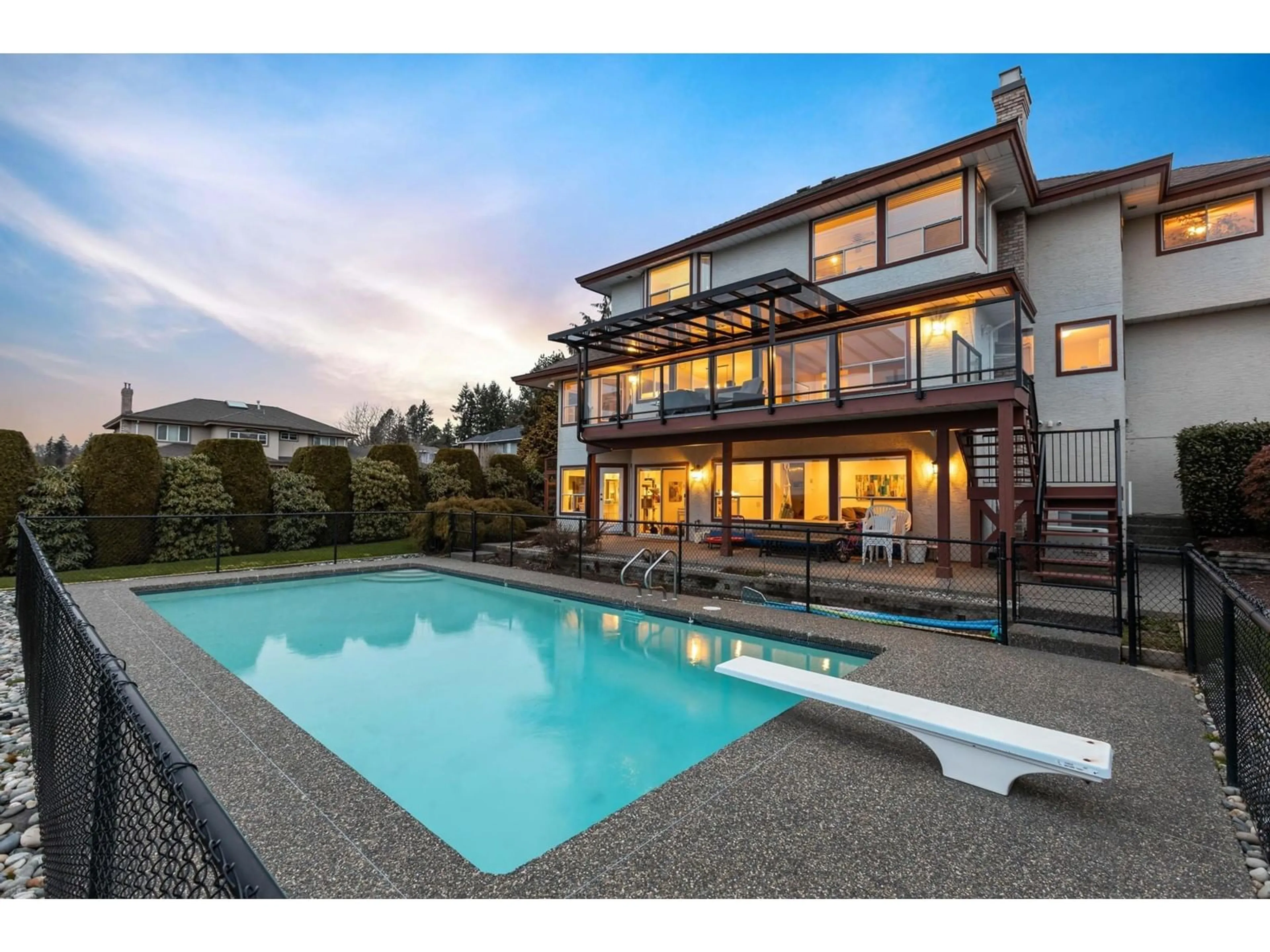 Pool for 16512 77A, Surrey British Columbia V4N0L4