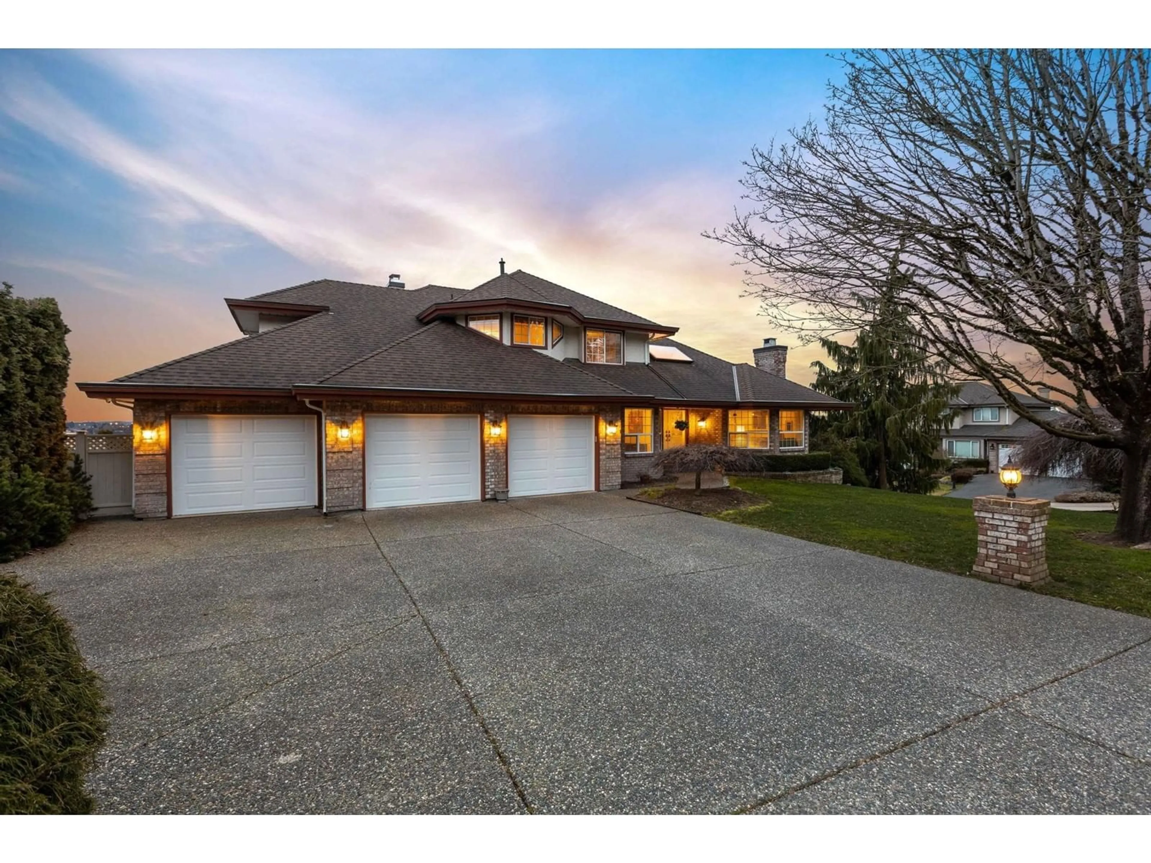 A pic from outside/outdoor area/front of a property/back of a property/a pic from drone, unknown for 16512 77A, Surrey British Columbia V4N0L4