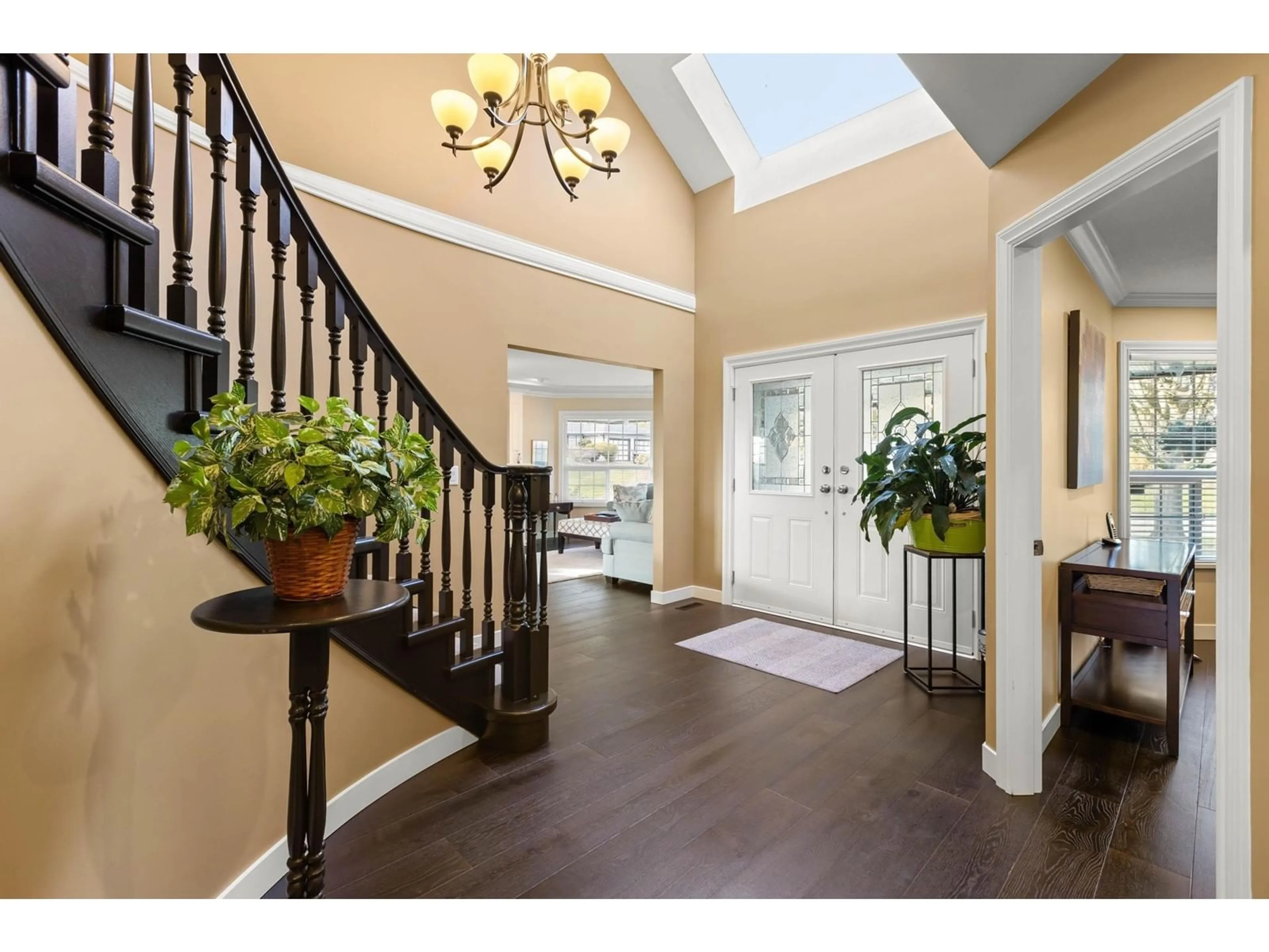 Indoor entryway for 16512 77A, Surrey British Columbia V4N0L4