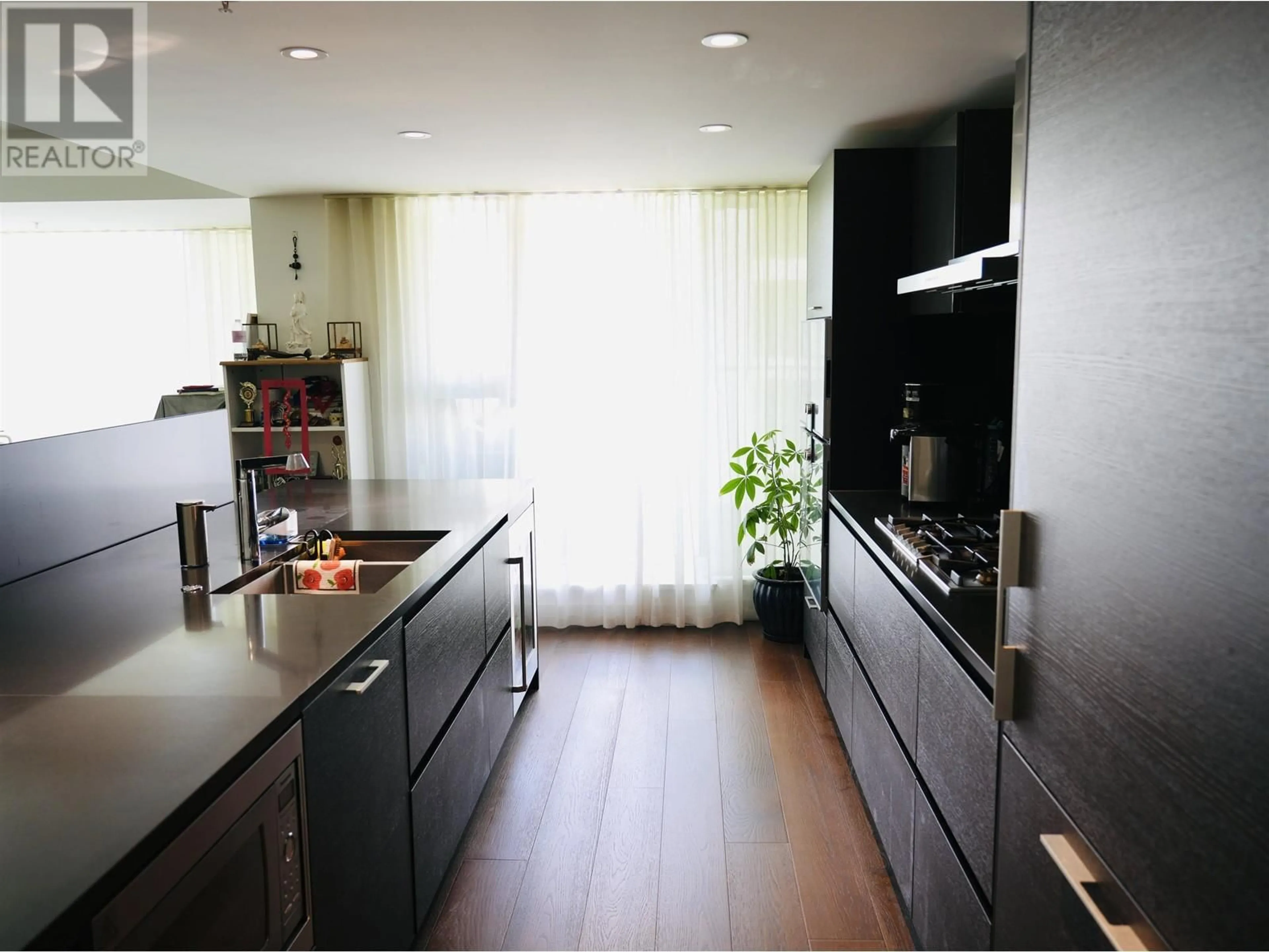 Contemporary kitchen, unknown for 603 - 1571 57TH AVENUE, Vancouver British Columbia V6P0H7