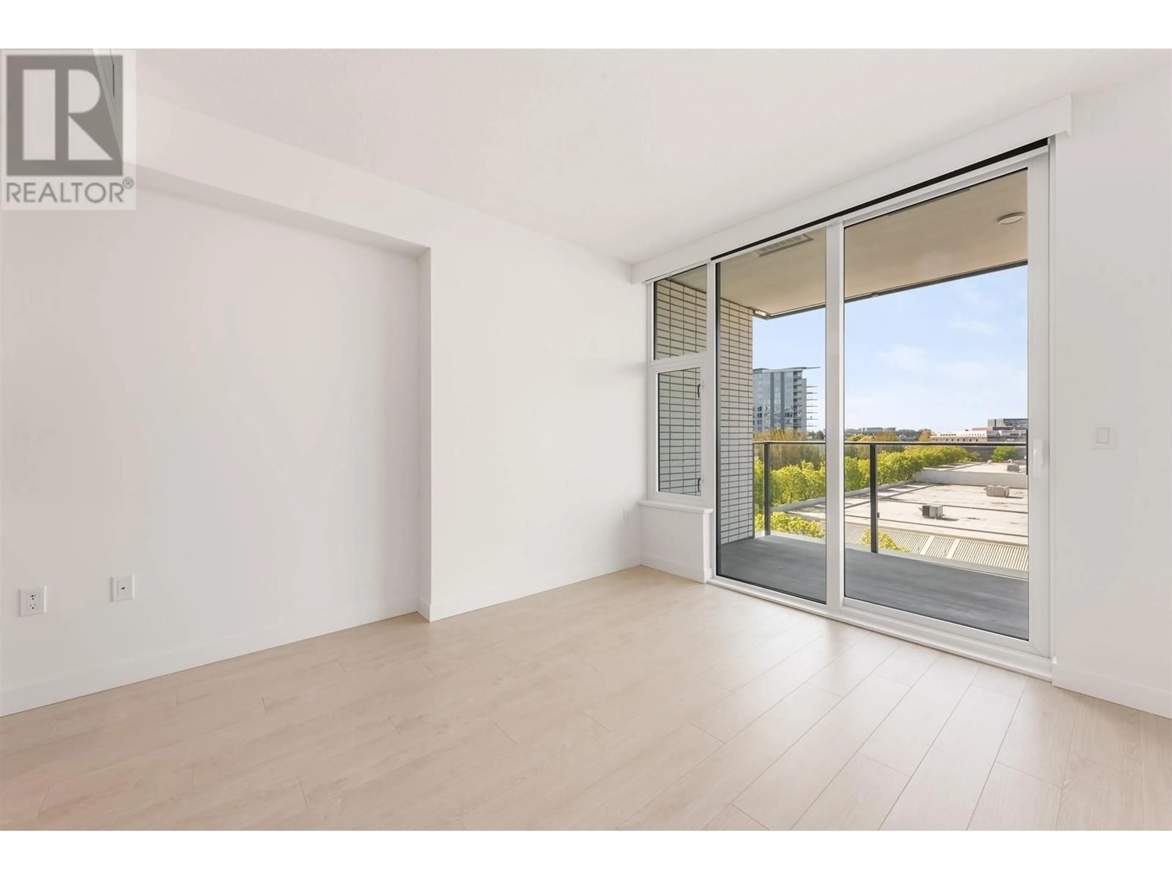 A pic of a room for 505 - 8611 HAZELBRIDGE WAY, Richmond British Columbia V6X0W8
