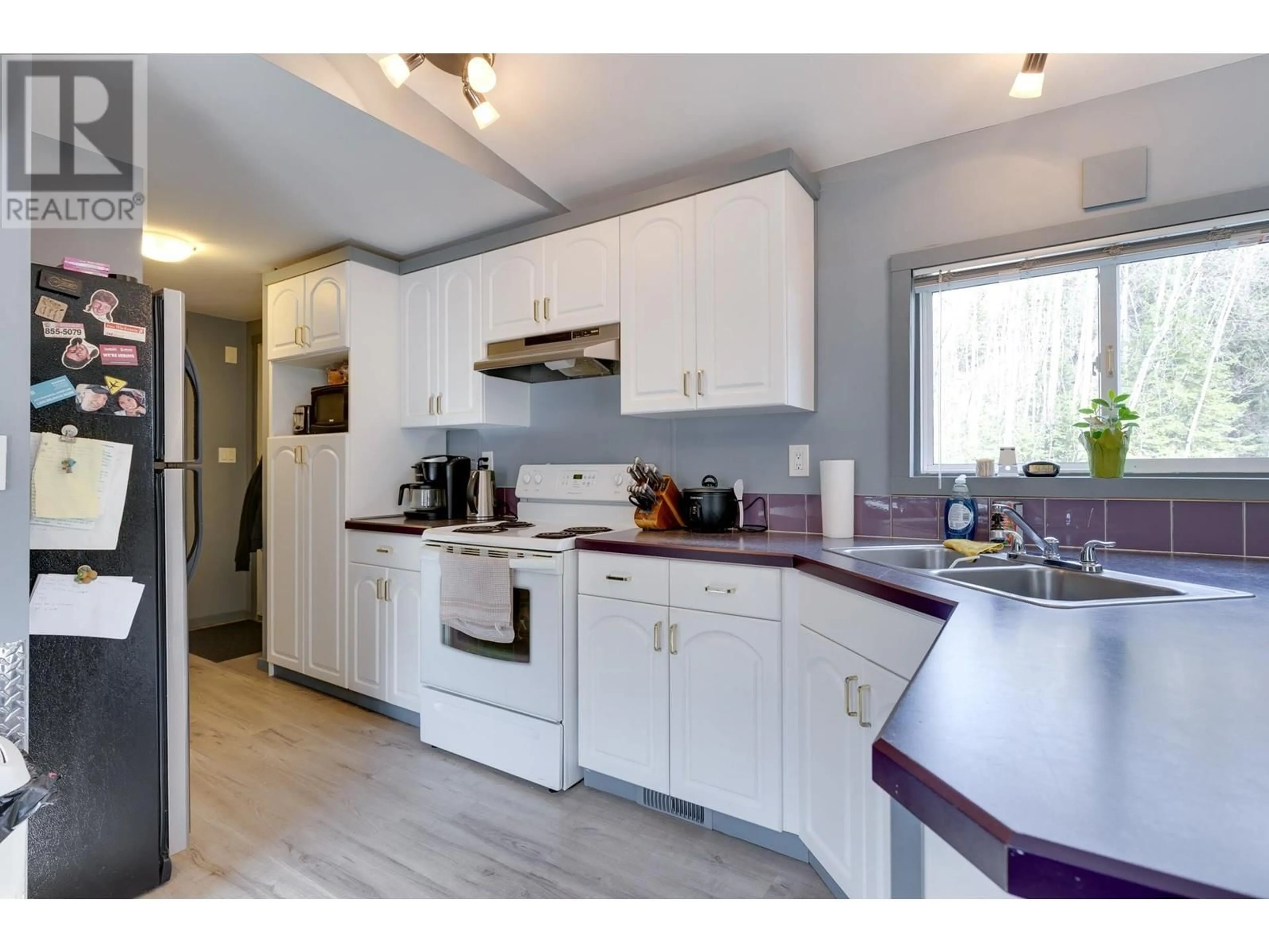 Standard kitchen, wood/laminate floor for 1729 FRASER FLATS ROAD, Prince George British Columbia V2K5S4
