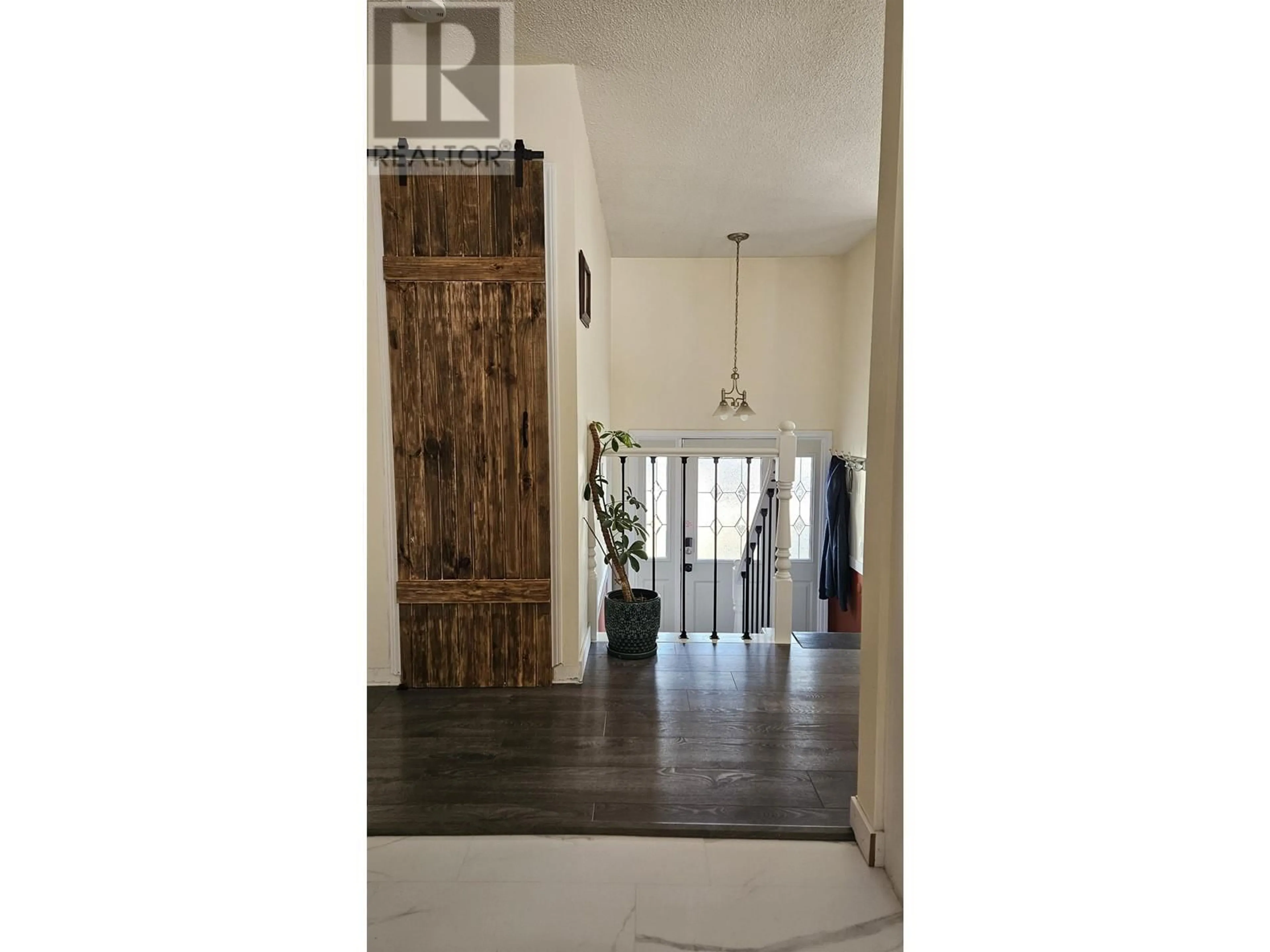 Indoor entryway for 6109 CALEDONIA CRESCENT, Prince George British Columbia V2N2H5