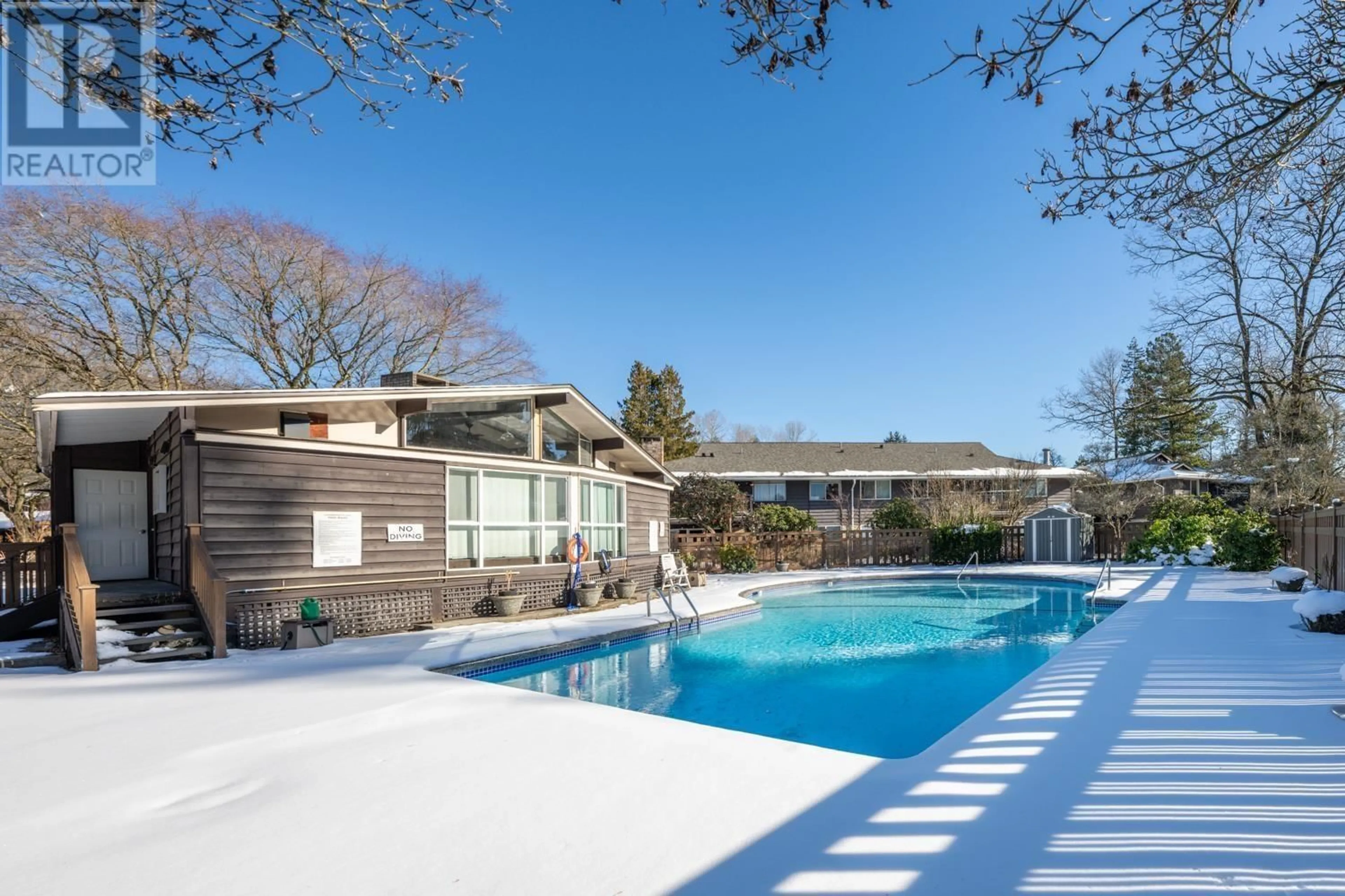 Pool for 609 - 555 28TH STREET, North Vancouver British Columbia V7N2J7