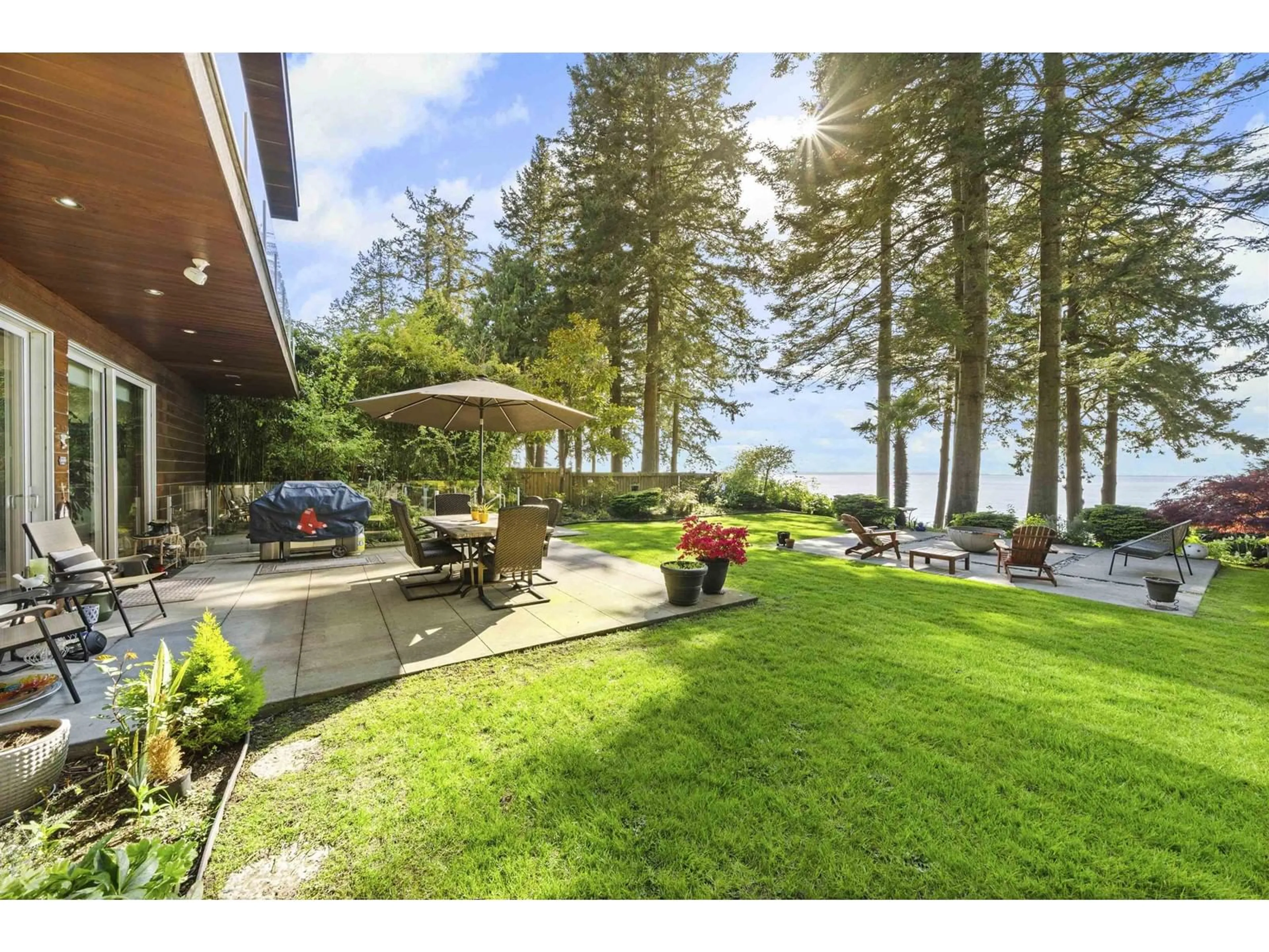 Patio, water/lake/river/ocean view for 2443 CHRISTOPHERSON, Surrey British Columbia V4A3L2