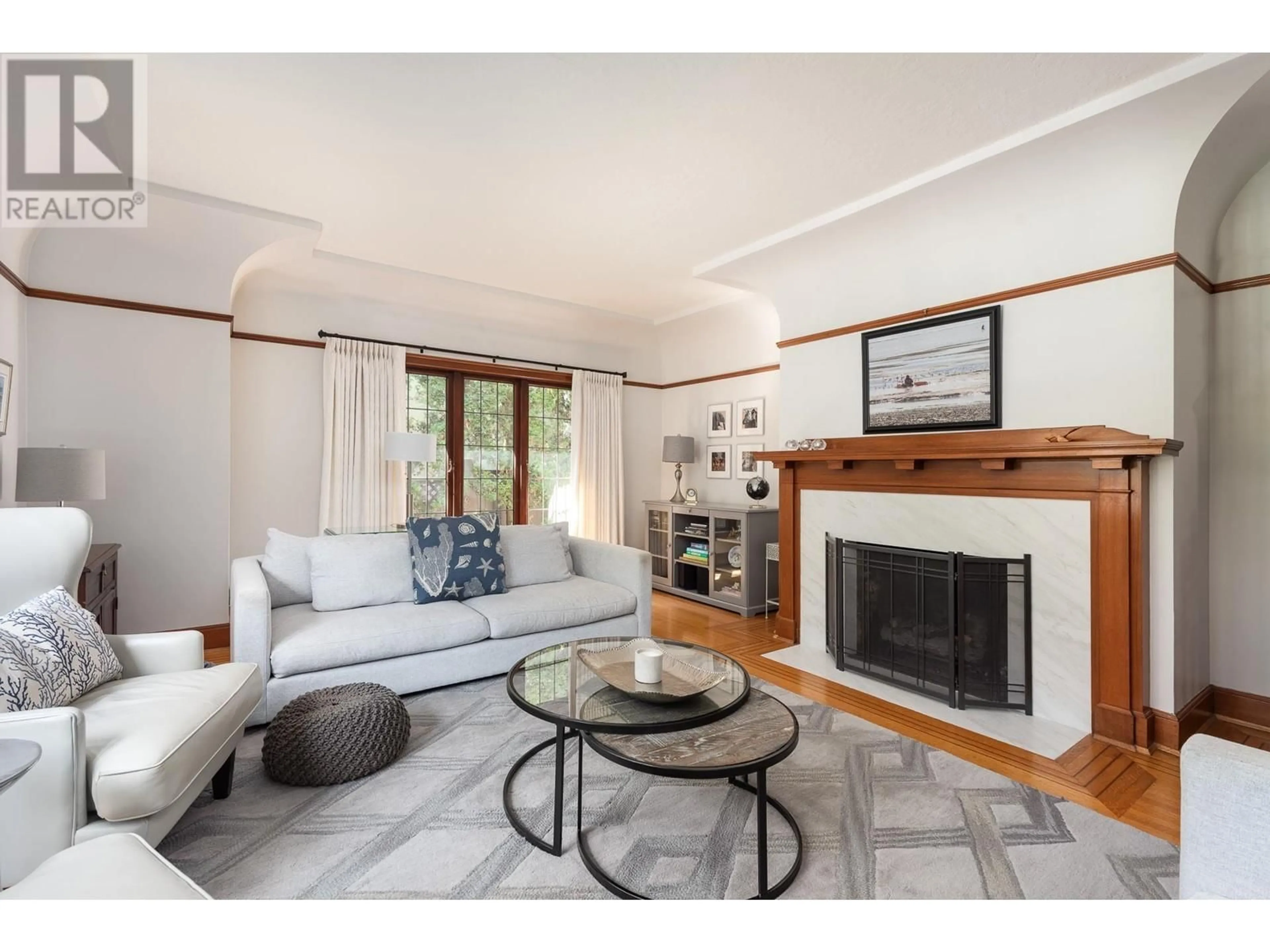 Living room with furniture, unknown for 505 QUEENS AVENUE, New Westminster British Columbia V3L1K2