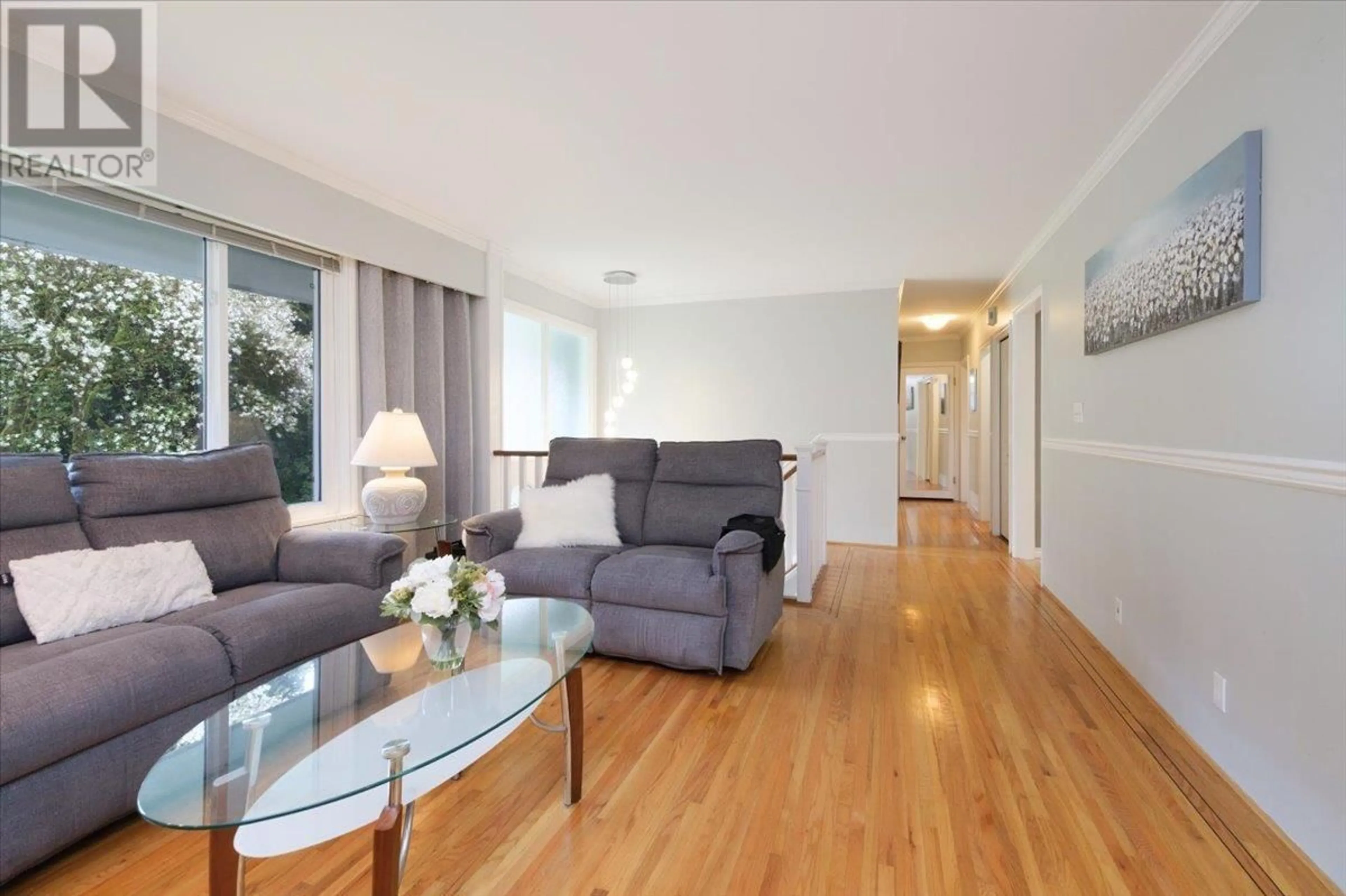 Living room with furniture, wood/laminate floor for 2235 WHITMAN AVENUE, North Vancouver British Columbia V7H2C6