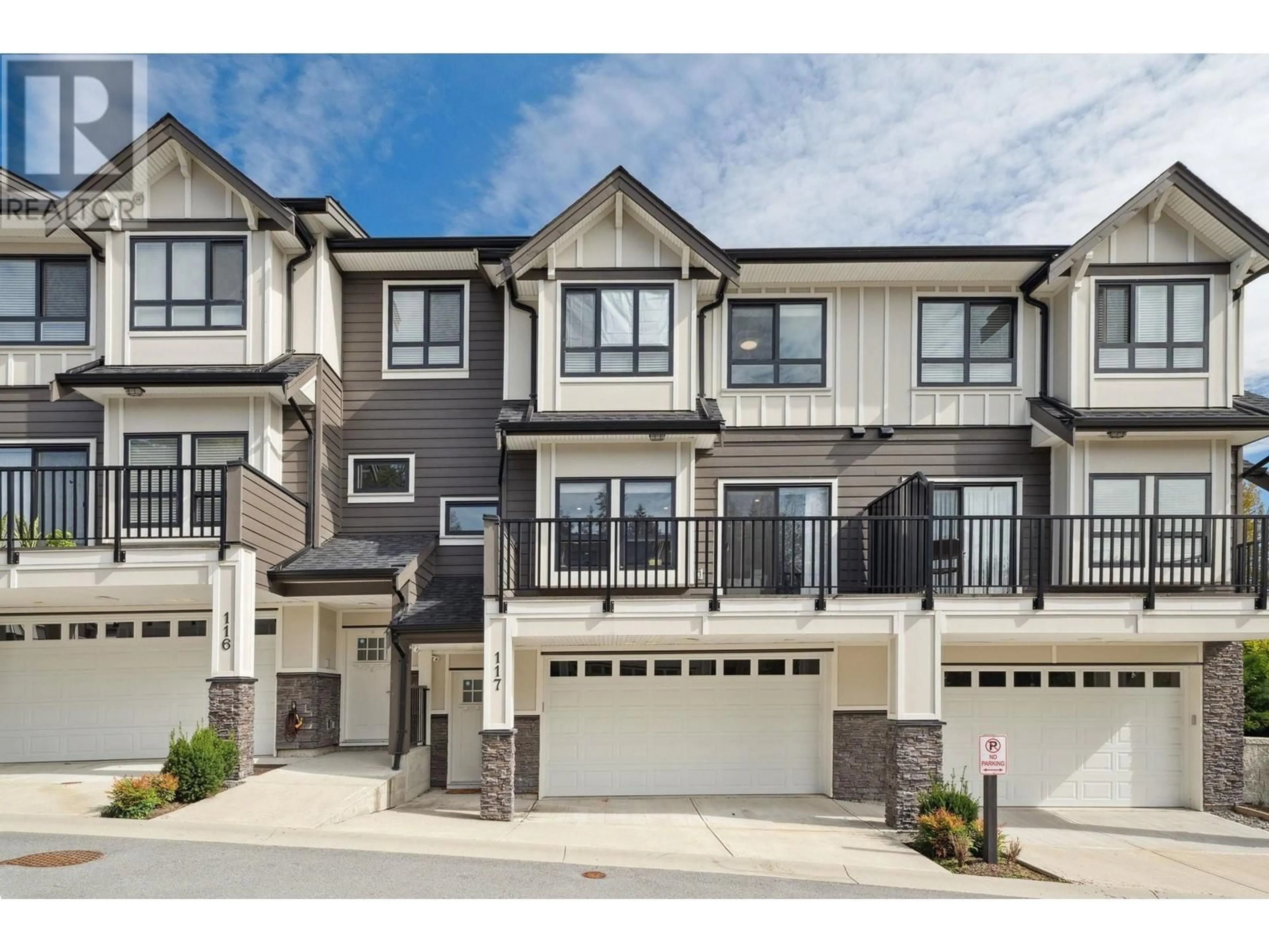 Home with vinyl exterior material, street for 117 - 3409 HARPER ROAD, Coquitlam British Columbia V3E3H1