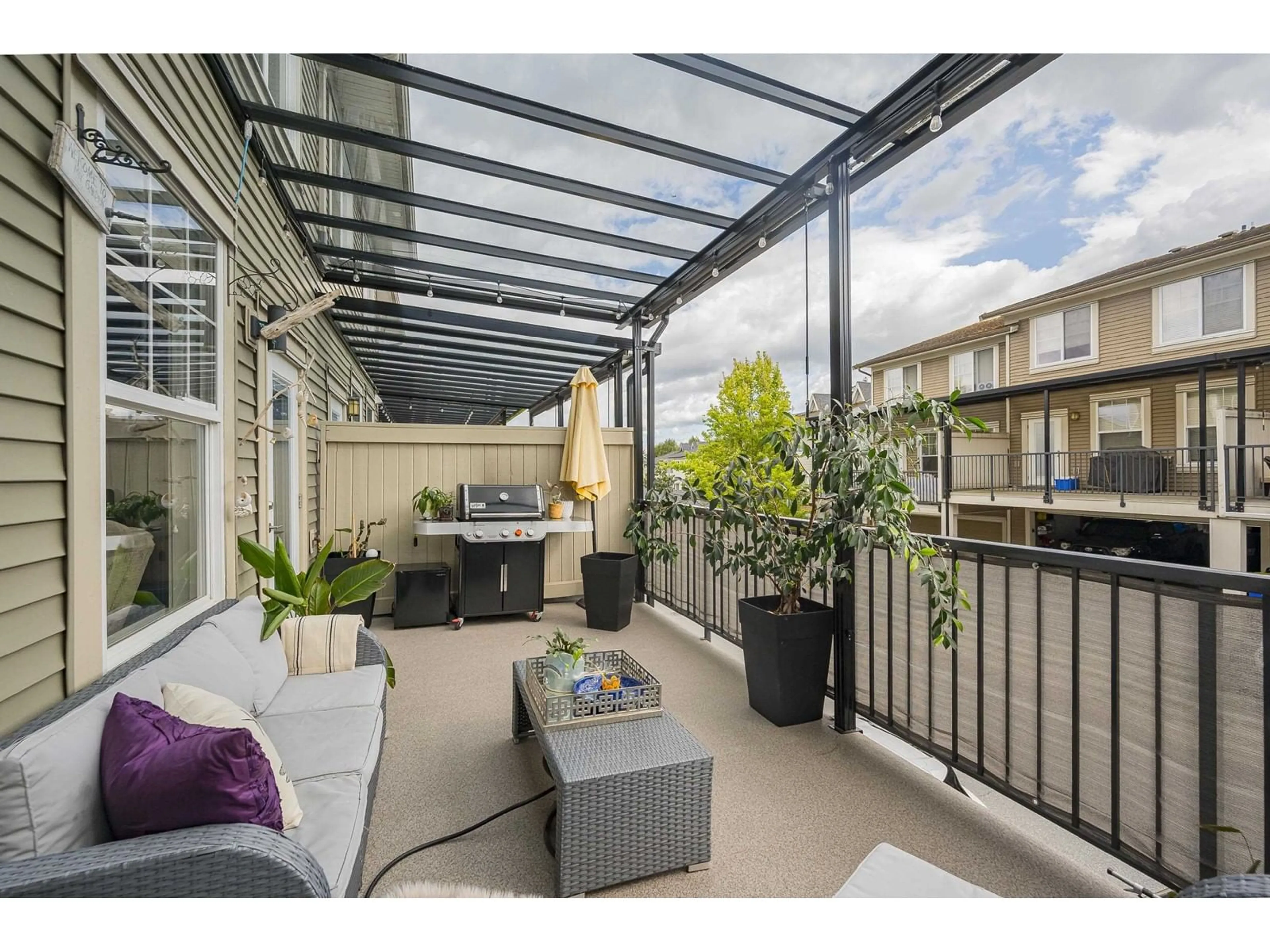 Patio, street for 21158 80A, Langley British Columbia V2Y0K3