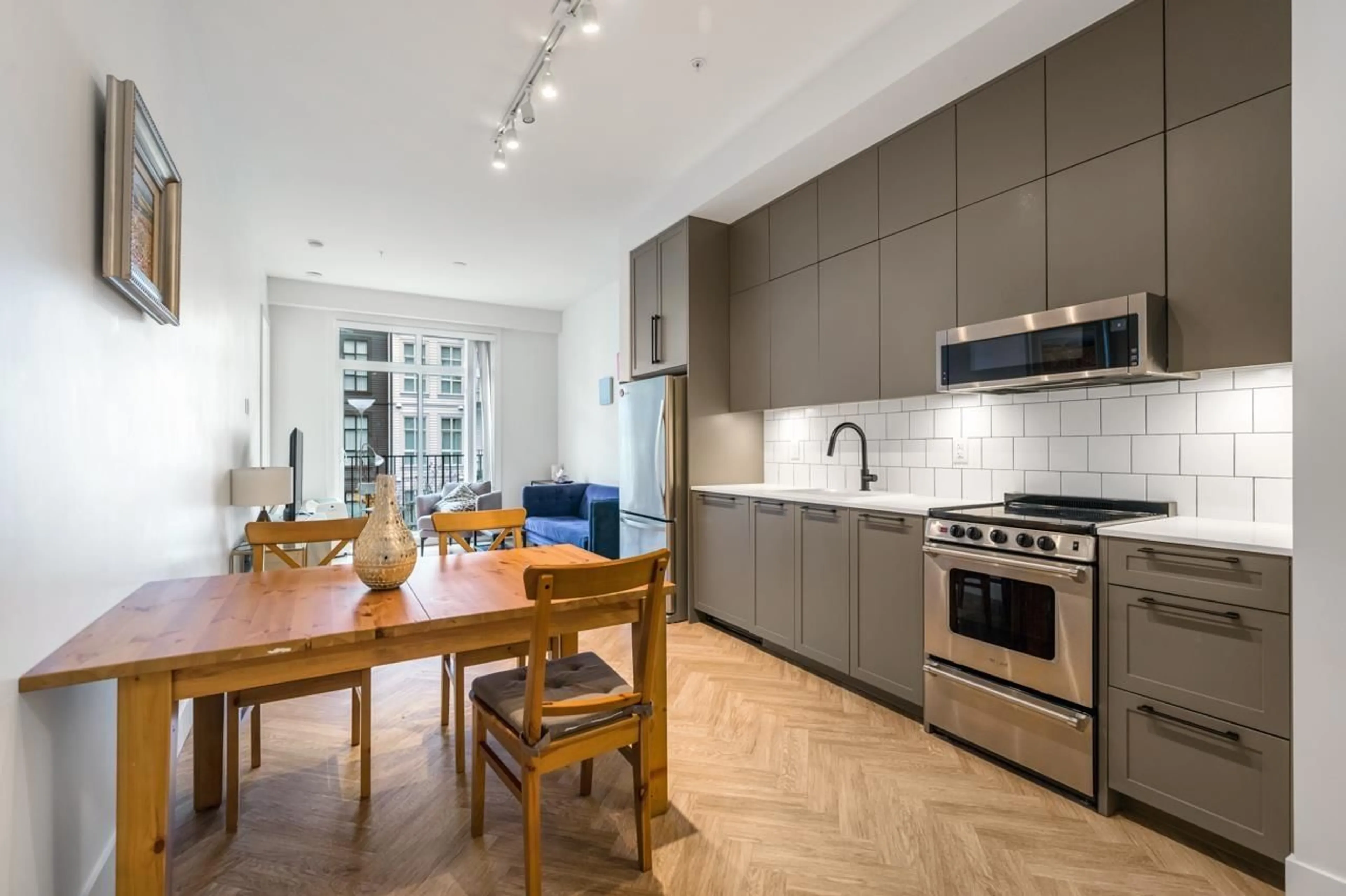 Open concept kitchen, unknown for 205 - 13933 105, Surrey British Columbia V3T0R6