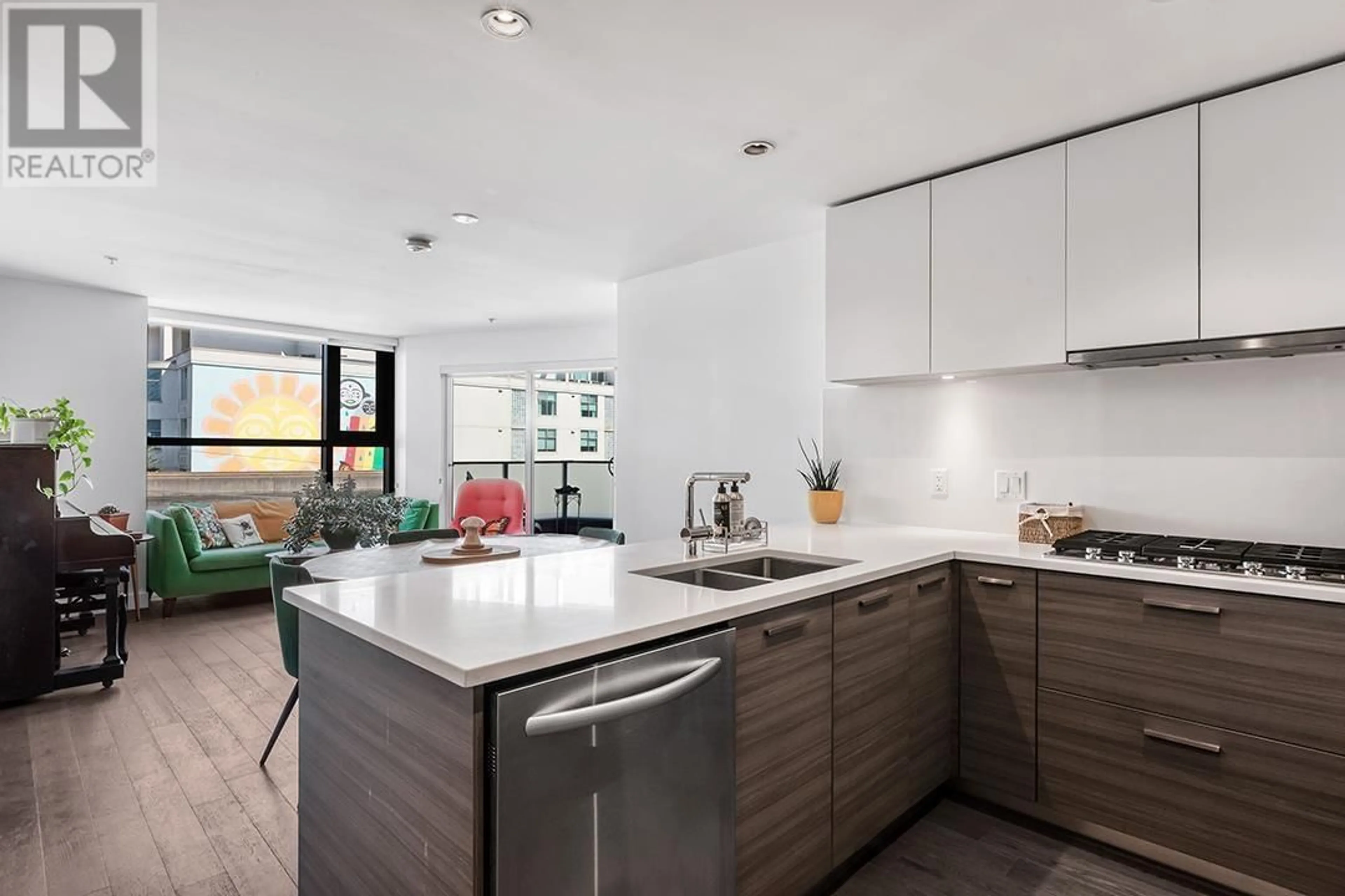 Contemporary kitchen, unknown for 309 - 3456 COMMERCIAL STREET, Vancouver British Columbia V5N4E9