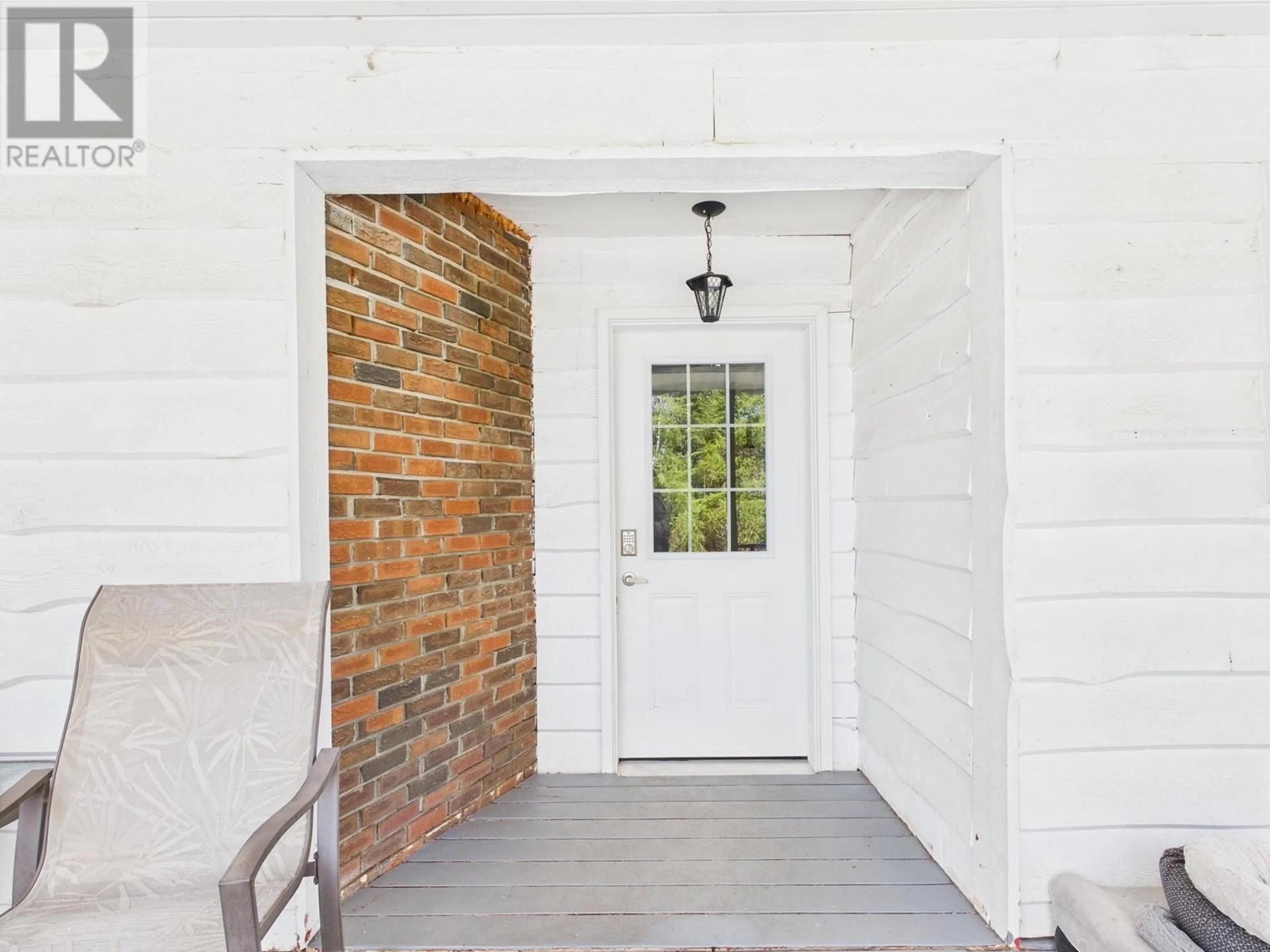Indoor entryway for 2046 MCPHERSON WYND, Williams Lake British Columbia V2G4V7
