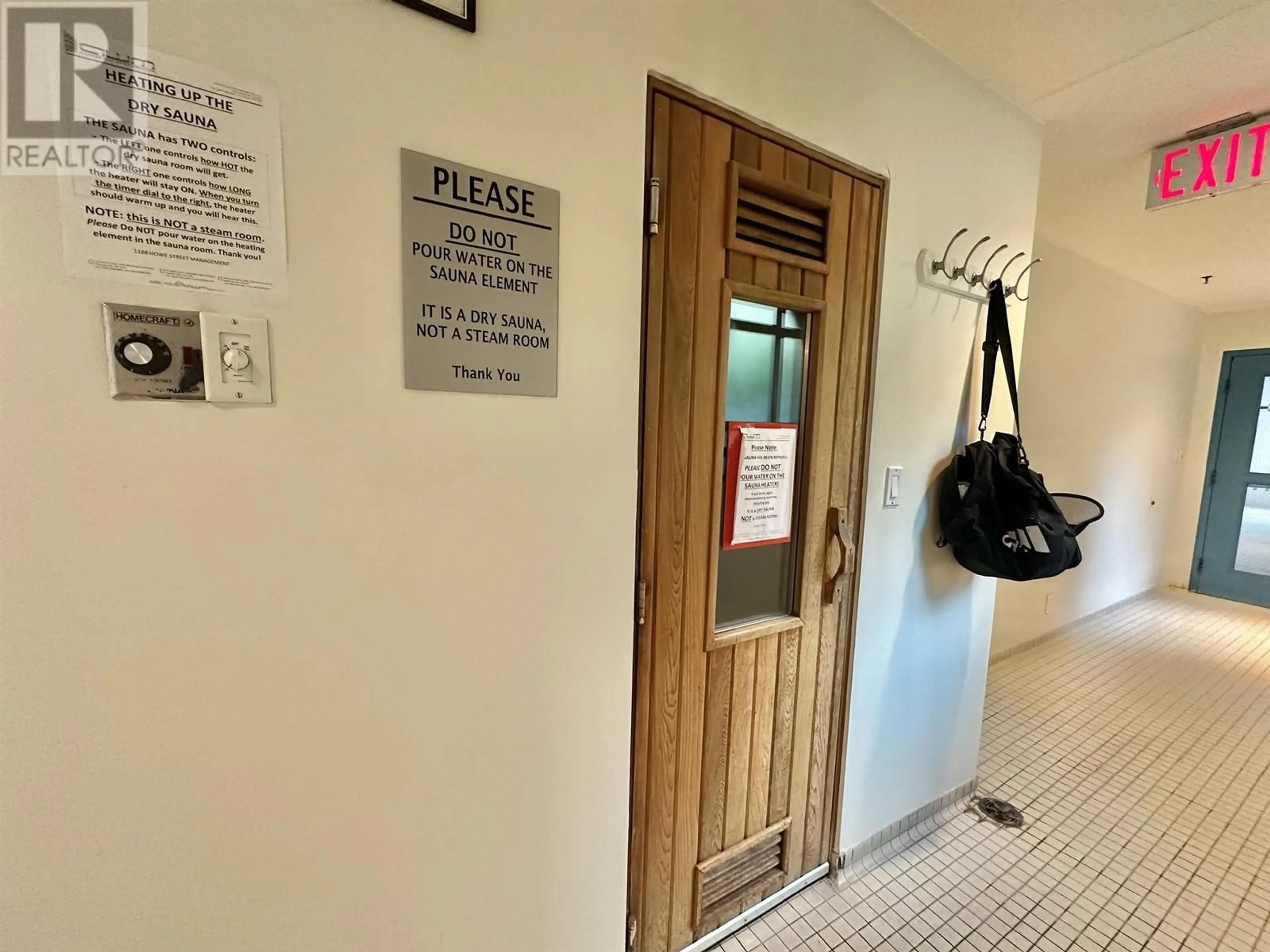 Indoor foyer for 1205 - 1188 HOWE STREET, Vancouver British Columbia V6Z2S8