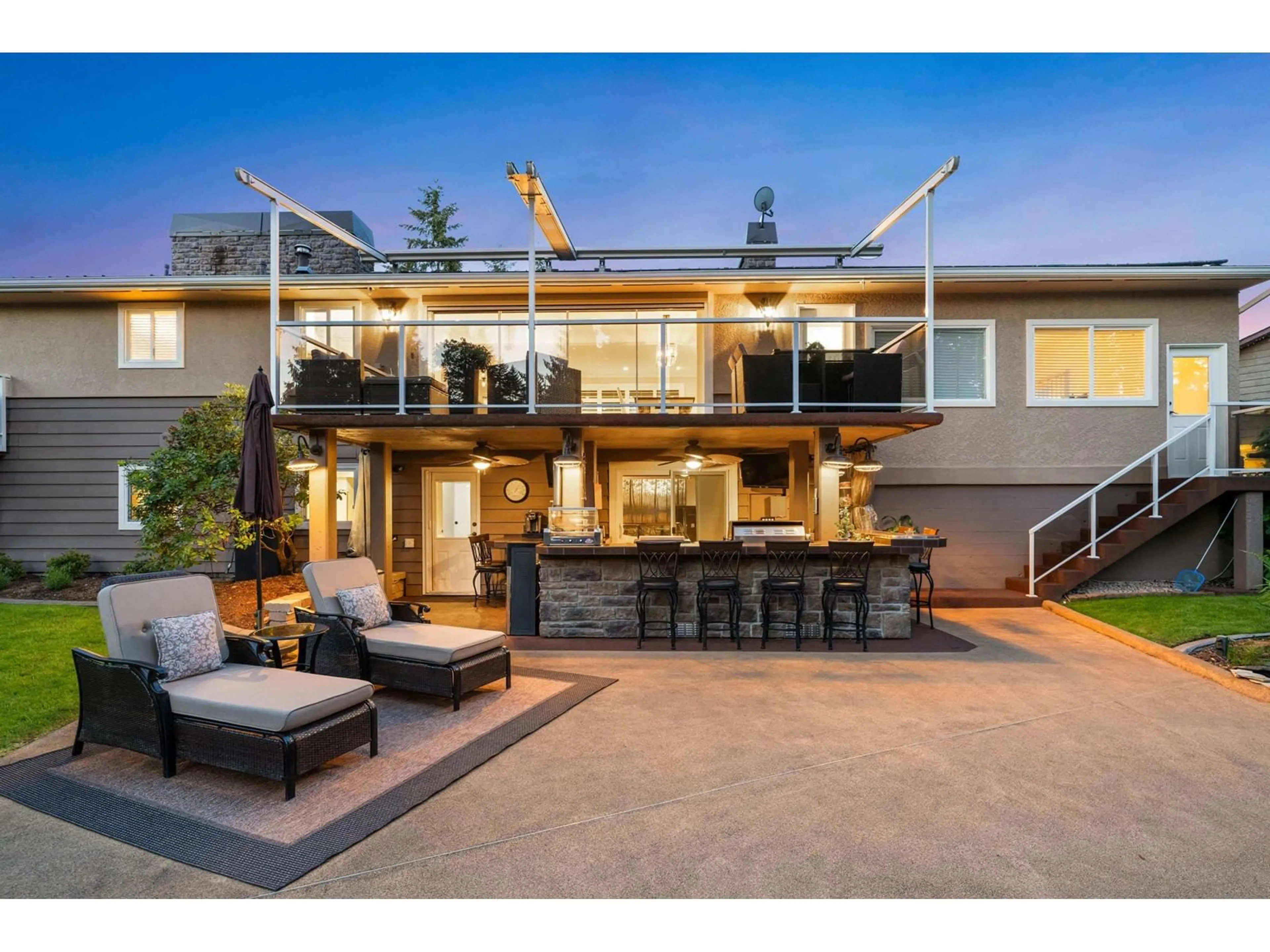 Patio, street for 4547 SOUTHRIDGE, Langley British Columbia V3A4N7