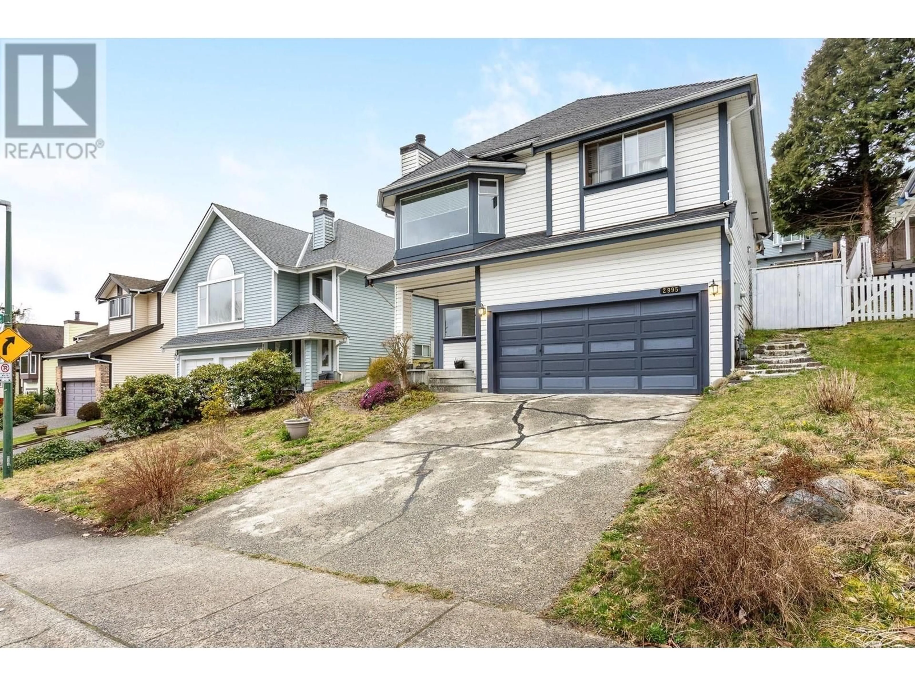 Home with vinyl exterior material, street for 2995 ALBION DRIVE, Coquitlam British Columbia V3B6W9