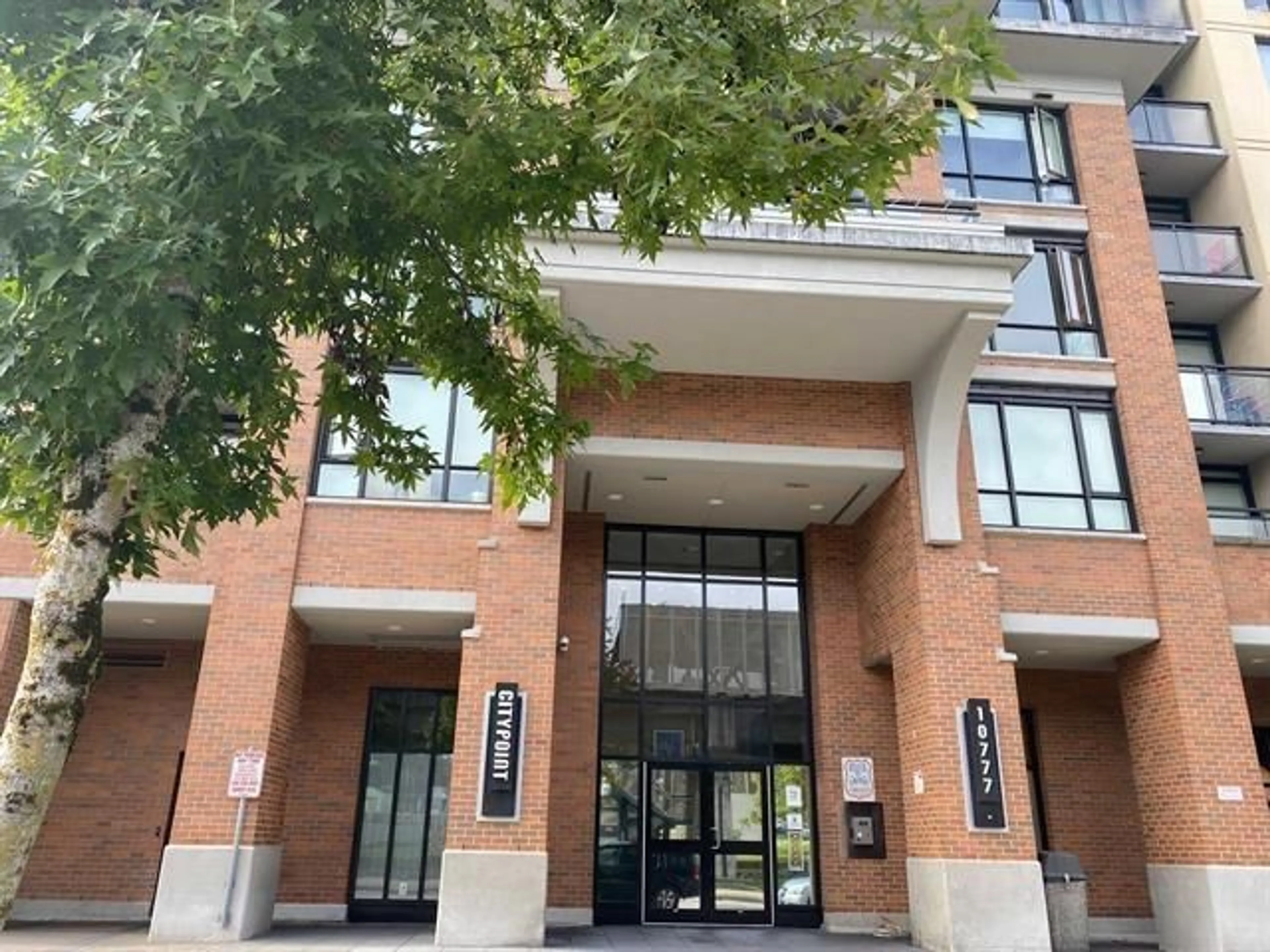 Indoor foyer for 1405 - 10777 UNIVERSITY, Surrey British Columbia V3T0E6
