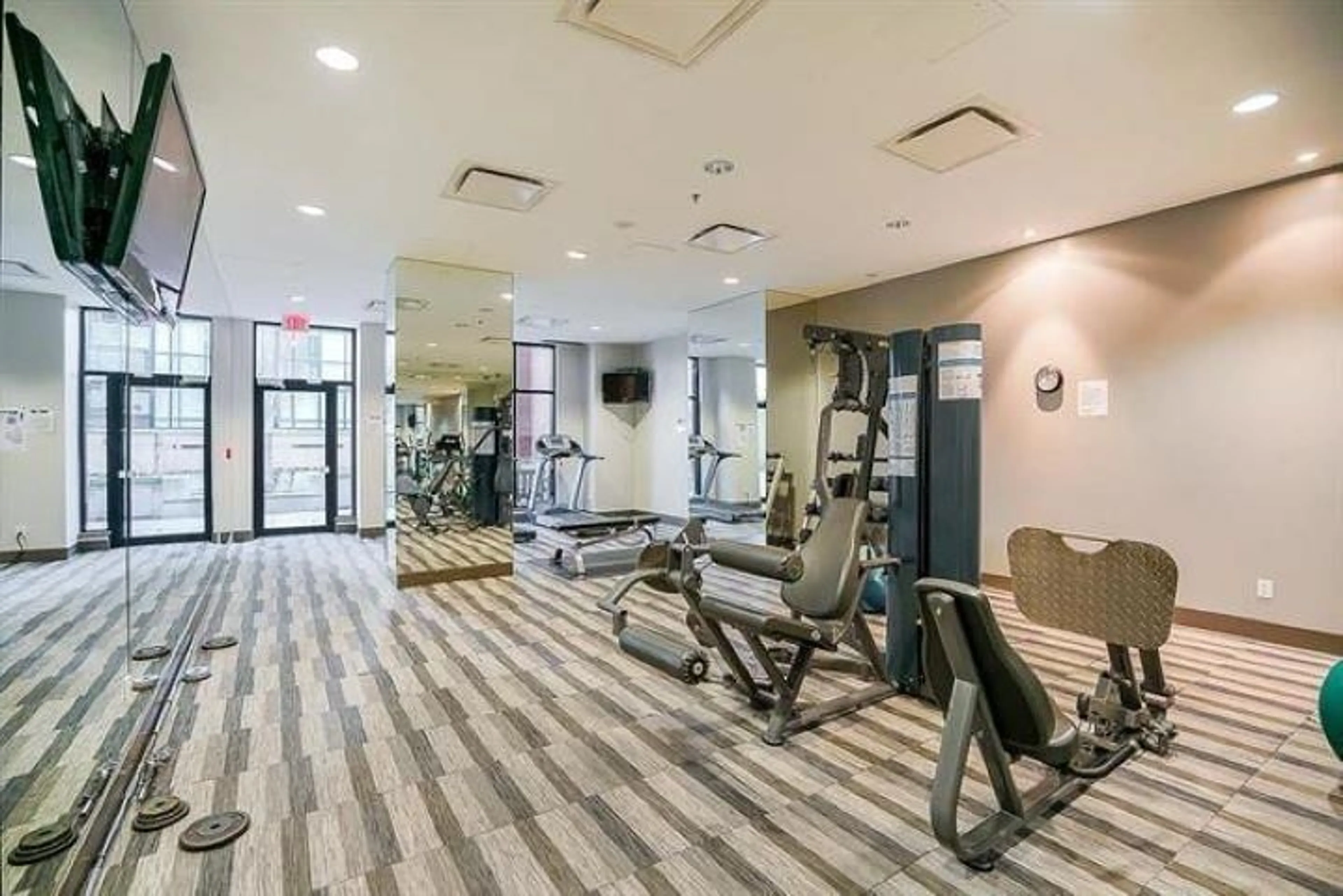 Gym or fitness room for 1405 - 10777 UNIVERSITY, Surrey British Columbia V3T0E6