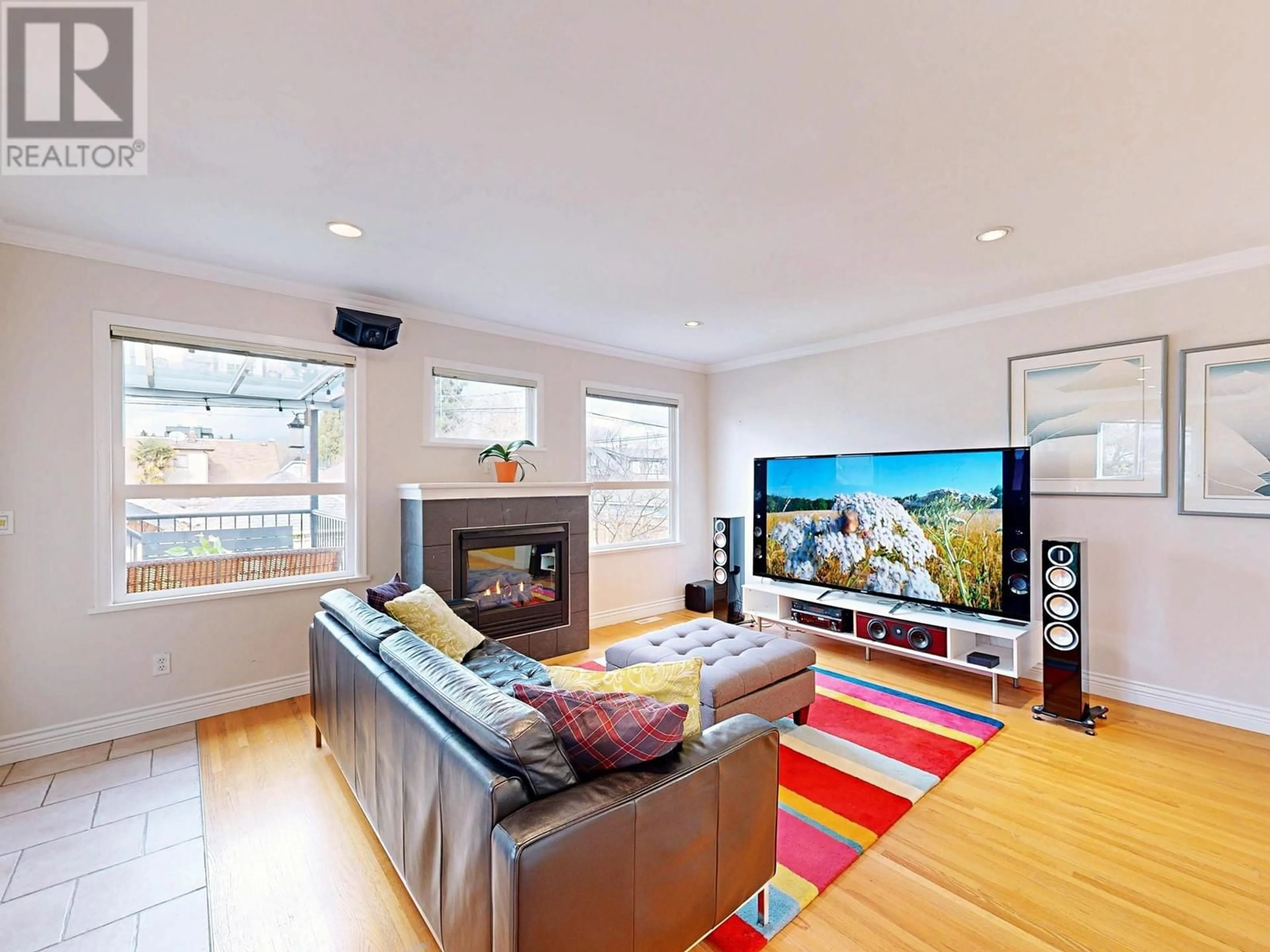 Living room with furniture, unknown for 163 26TH AVENUE, Vancouver British Columbia V5Y2J6