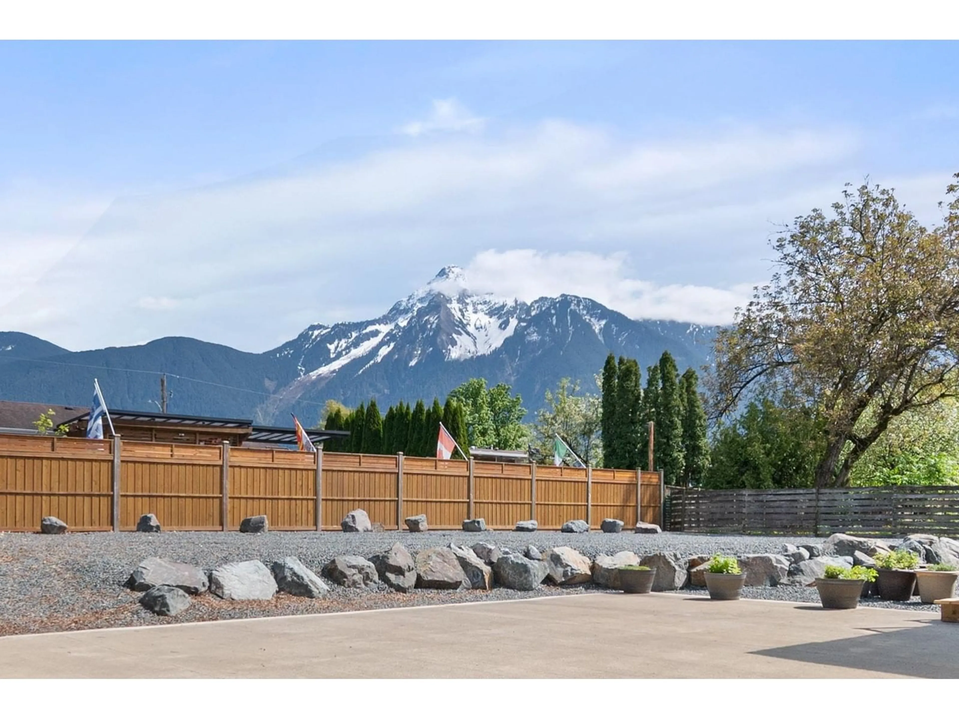 Patio, mountain view for 1550 VIMY ROAD, Agassiz British Columbia V0M1A2