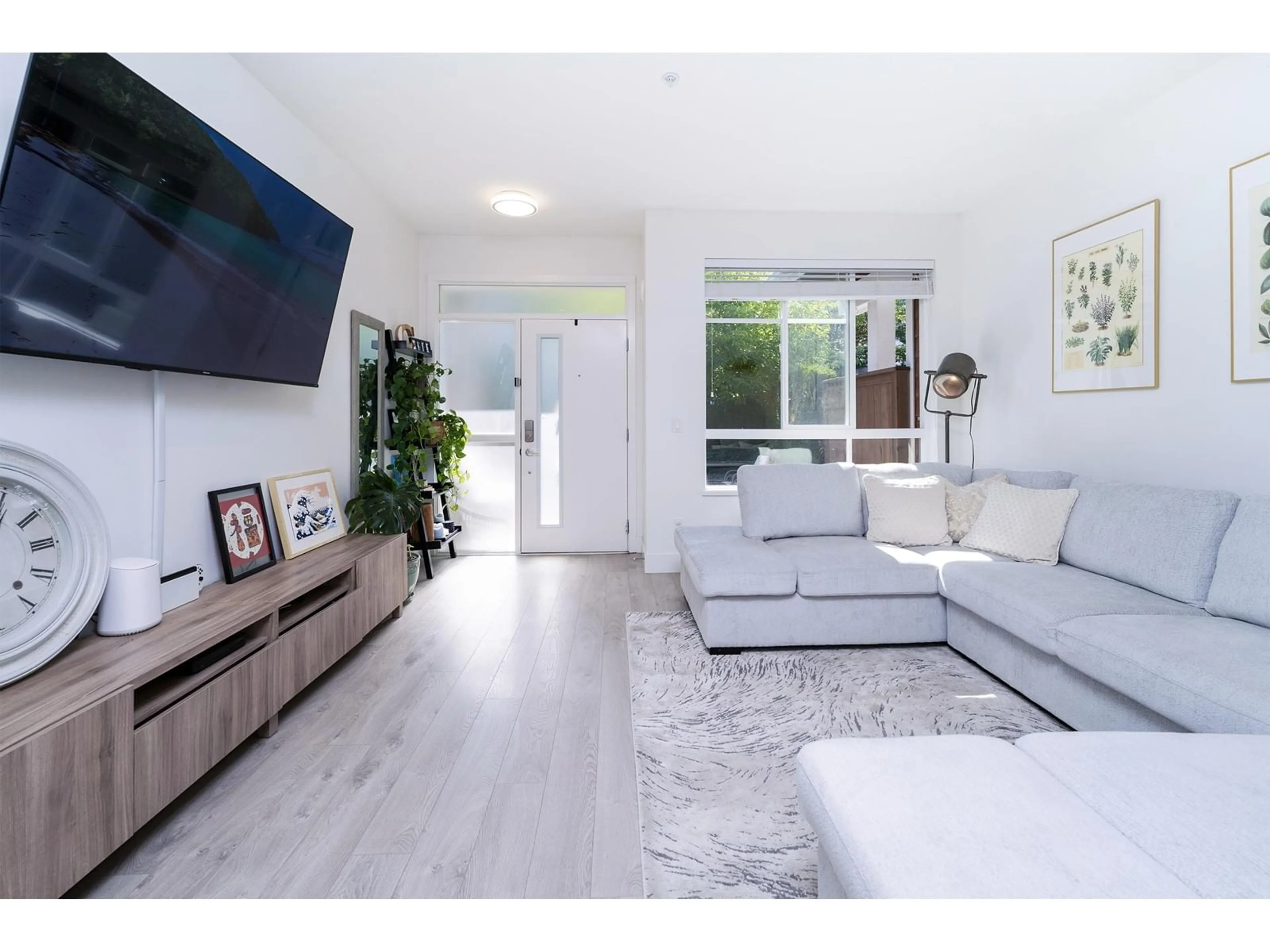 Living room with furniture, unknown for 3 - 2978 159TH, Surrey British Columbia V3S0Y3