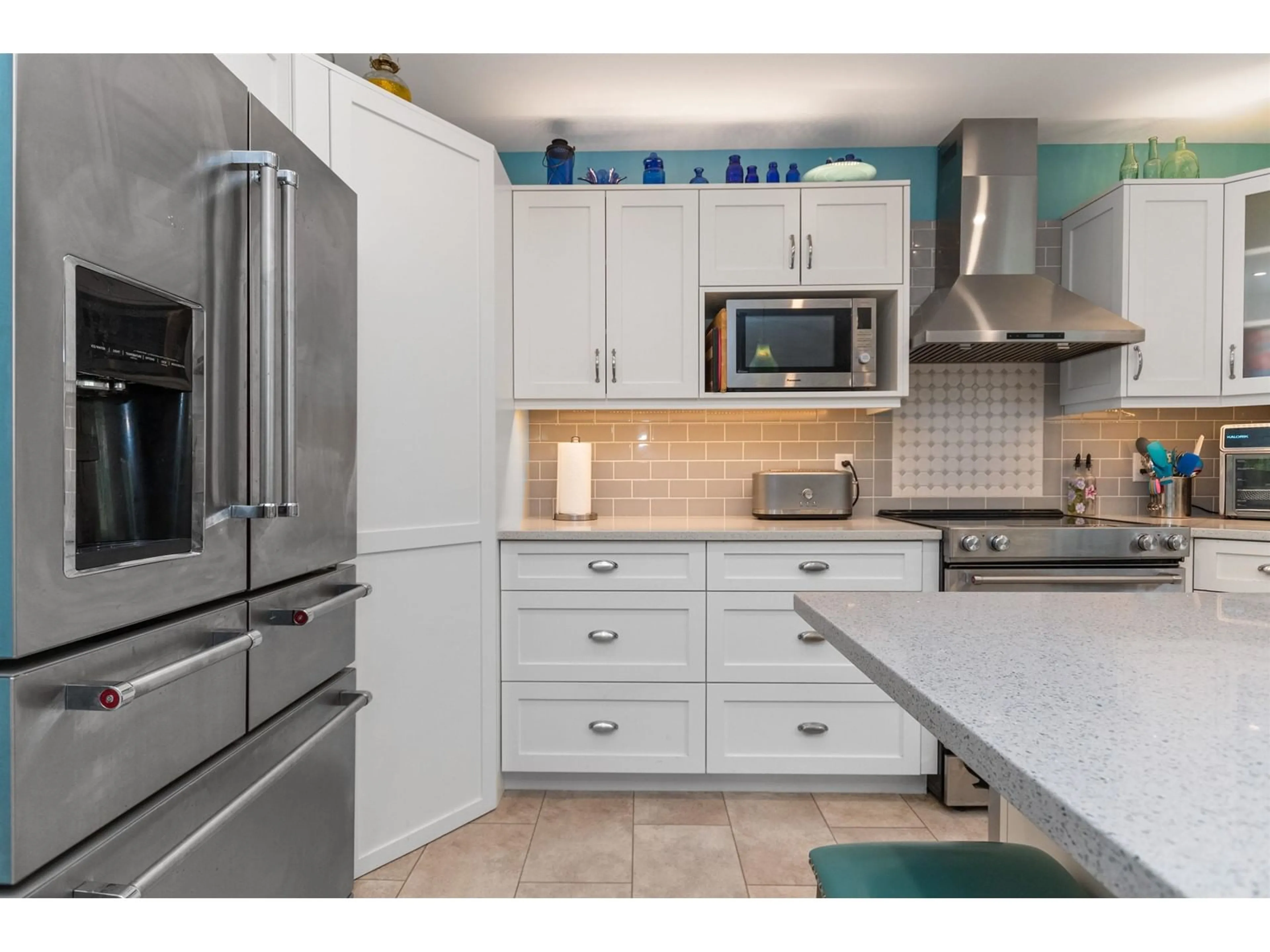 Standard kitchen, ceramic/tile floor for 63666 OLD YALE ROAD, Hope British Columbia V0X1L2