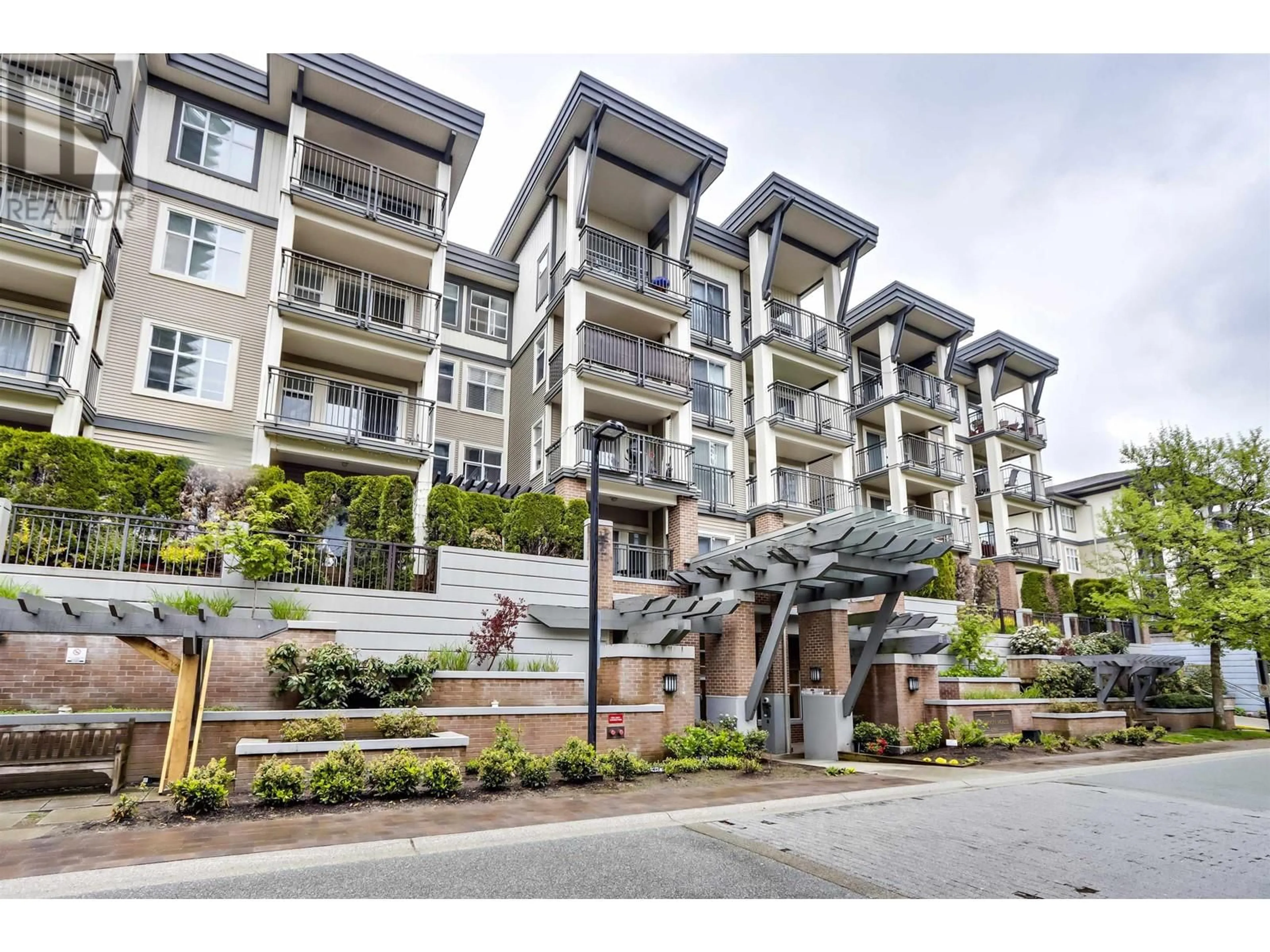 Indoor foyer for 317 - 4799 BRENTWOOD DRIVE, Burnaby British Columbia V5C0C4