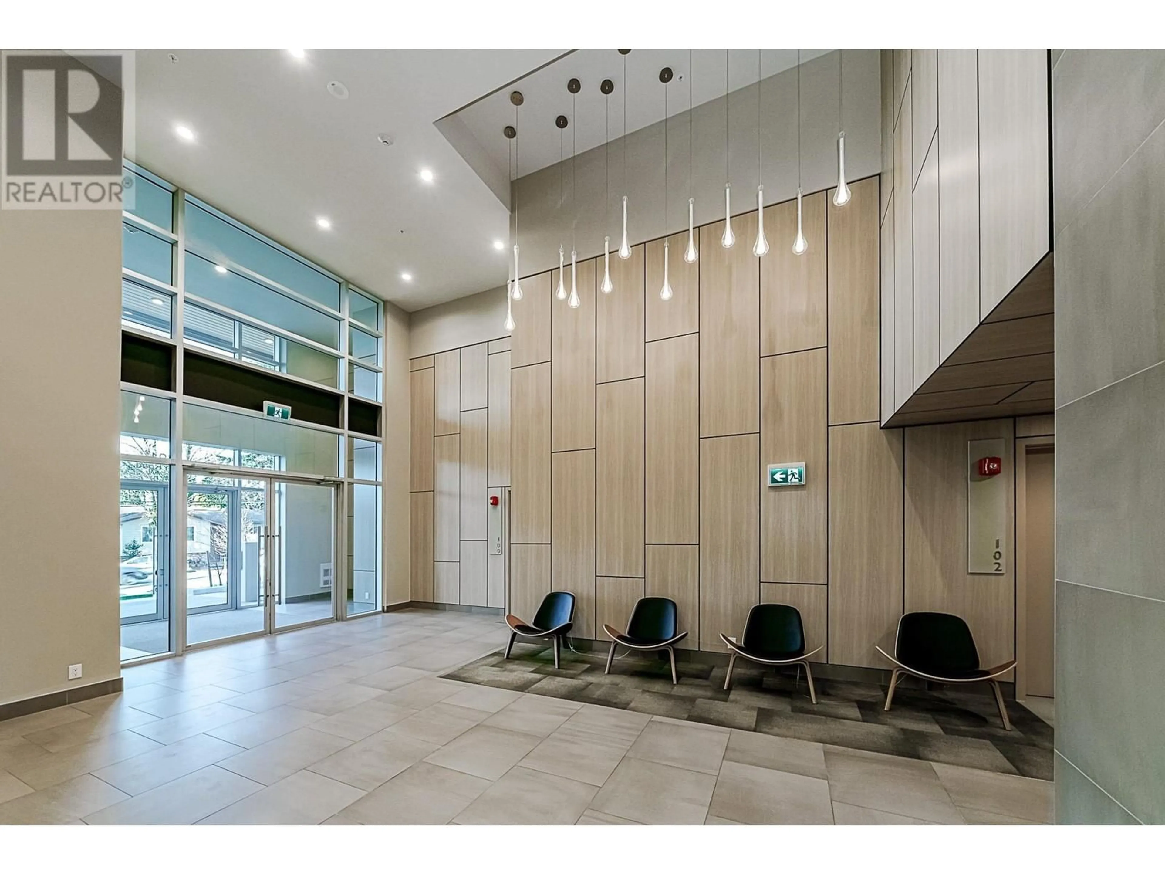 Indoor foyer for 1303 - 691 NORTH ROAD, Coquitlam British Columbia V3J0H9