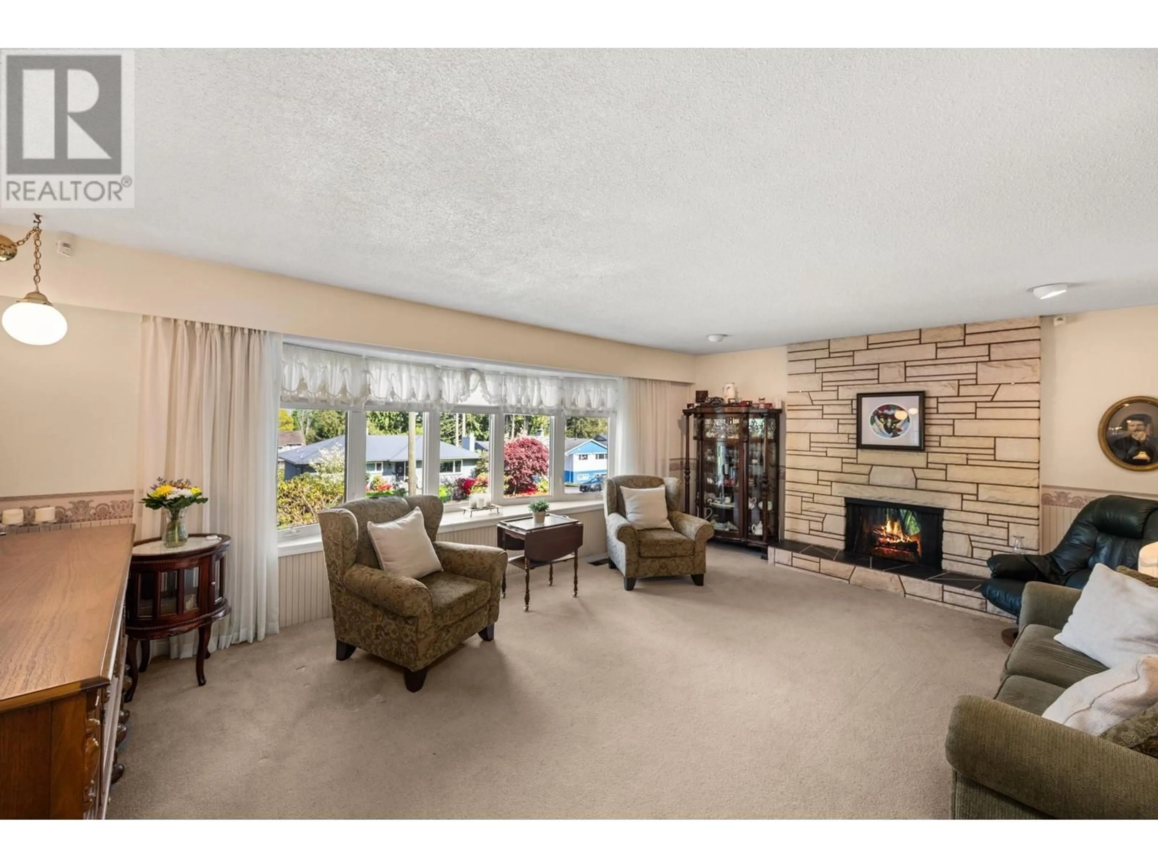 Living room with furniture, unknown for 889 BAYVIEW DRIVE, Tsawwassen British Columbia V4M2R5