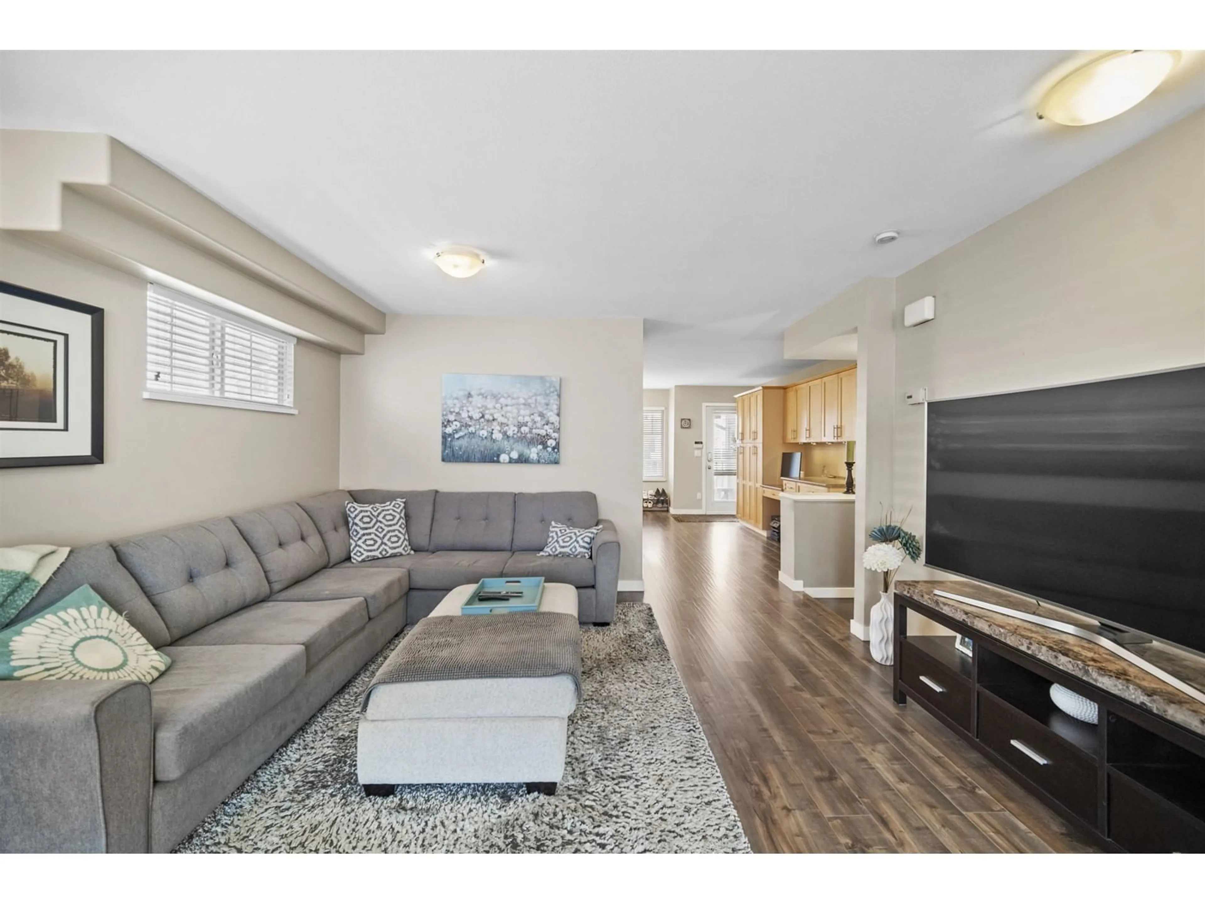 Living room with furniture, unknown for 6 - 6533 121, Surrey British Columbia V3W1M5