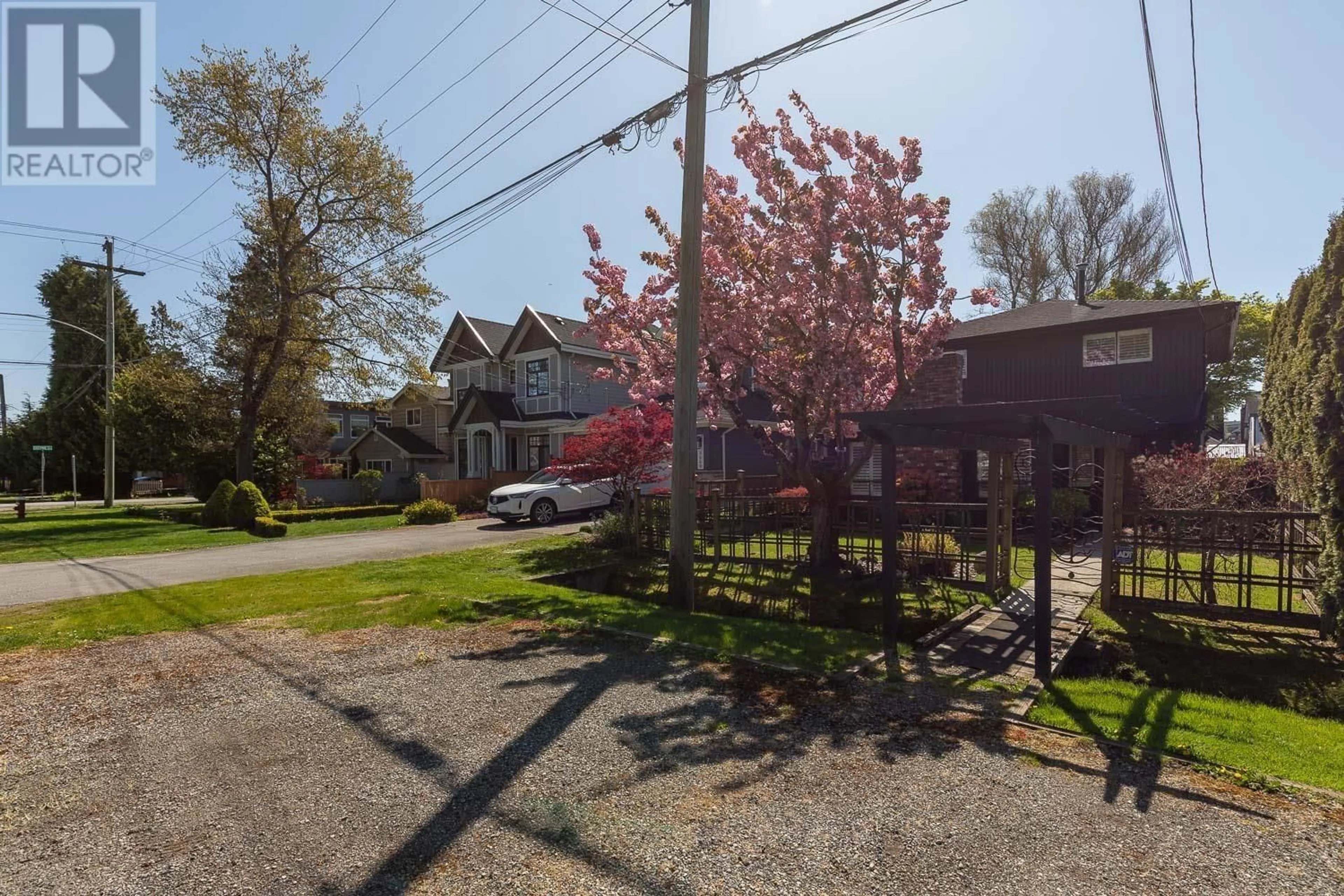 A pic from outside/outdoor area/front of a property/back of a property/a pic from drone, street for 3640 RICHMOND STREET, Richmond British Columbia V7E2W4