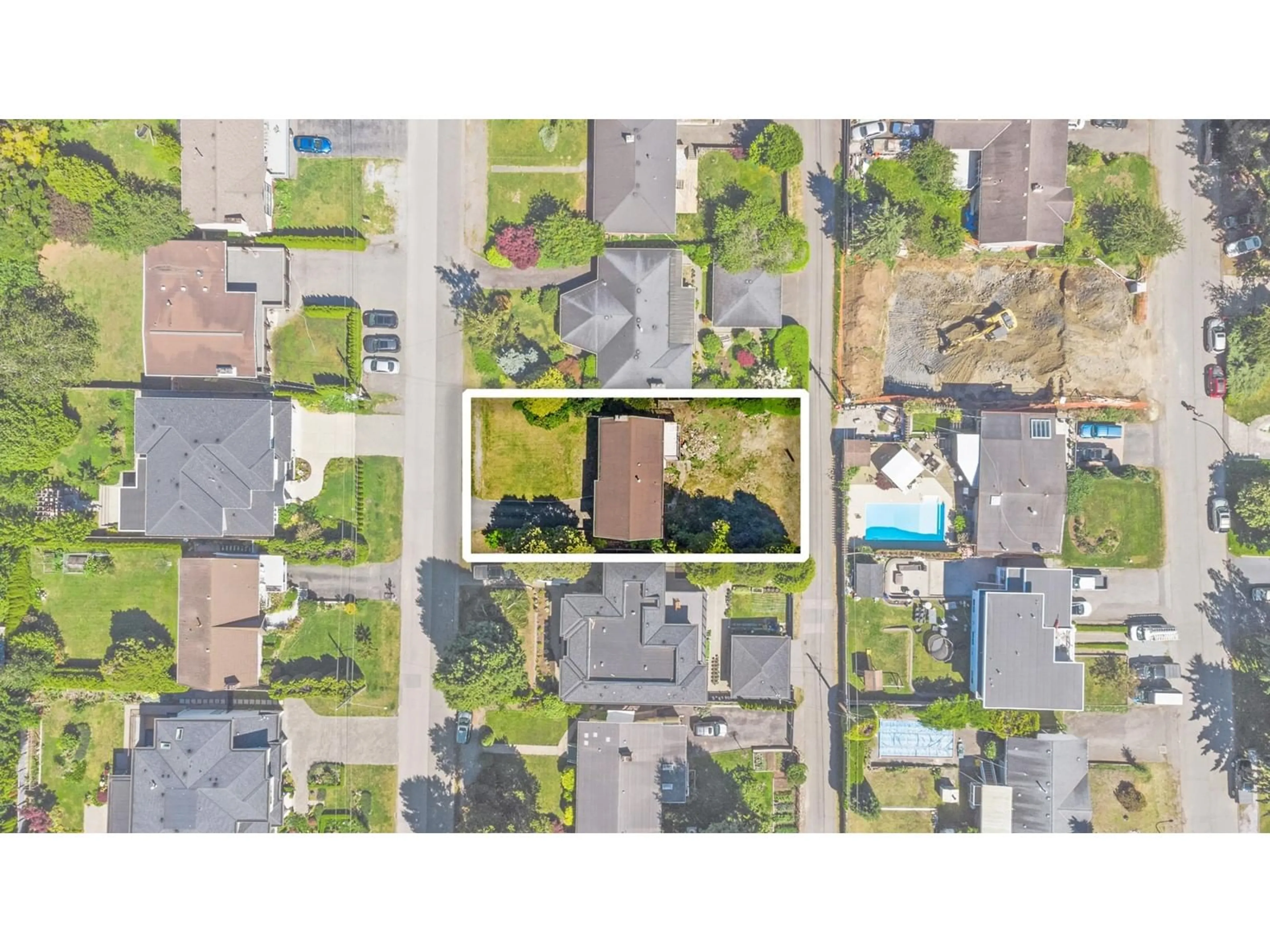 A pic from outside/outdoor area/front of a property/back of a property/a pic from drone, street for 13850 BLACKBURN, White Rock British Columbia V4B2Y8