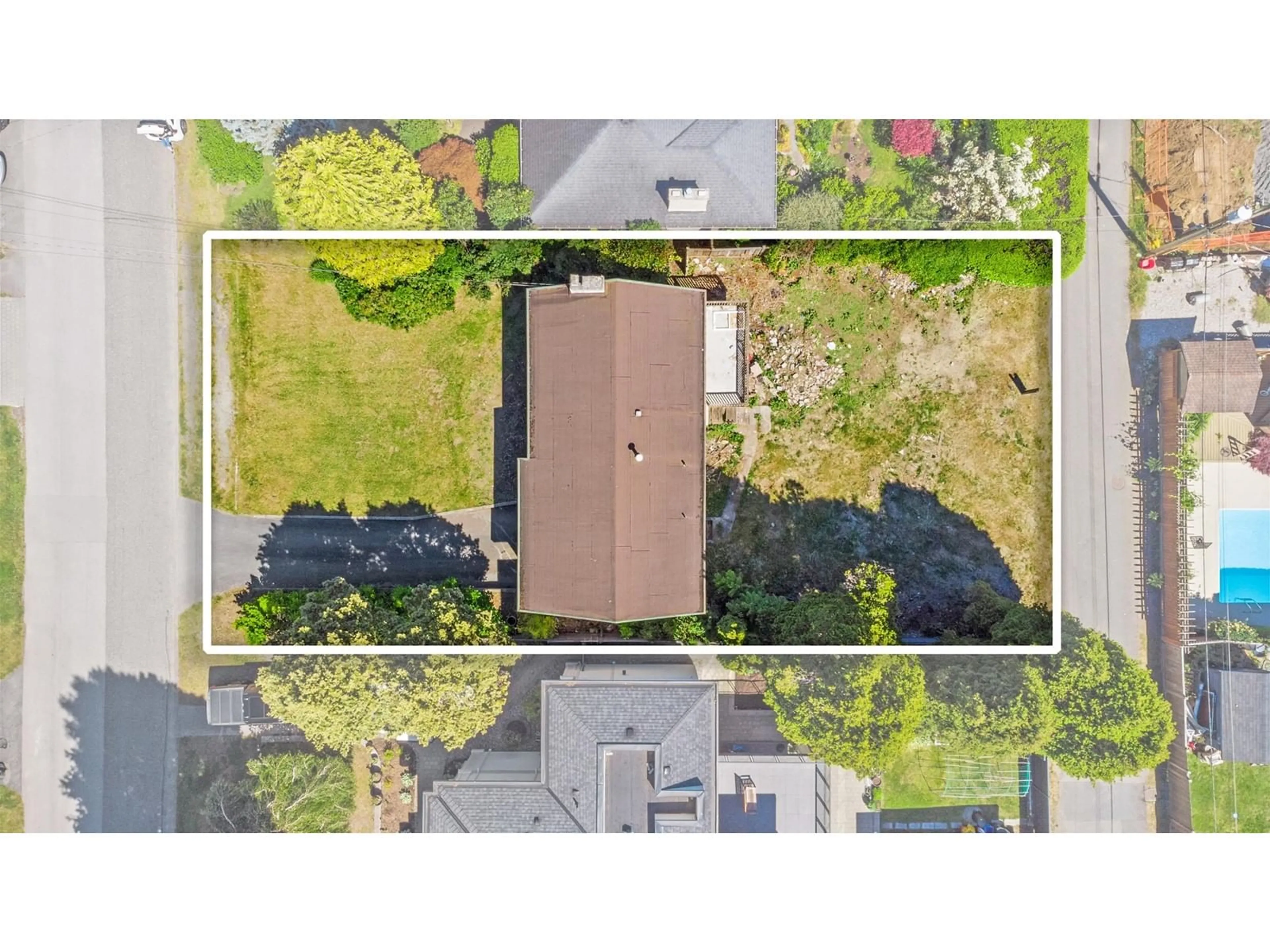 A pic from outside/outdoor area/front of a property/back of a property/a pic from drone, street for 13850 BLACKBURN, White Rock British Columbia V4B2Y8