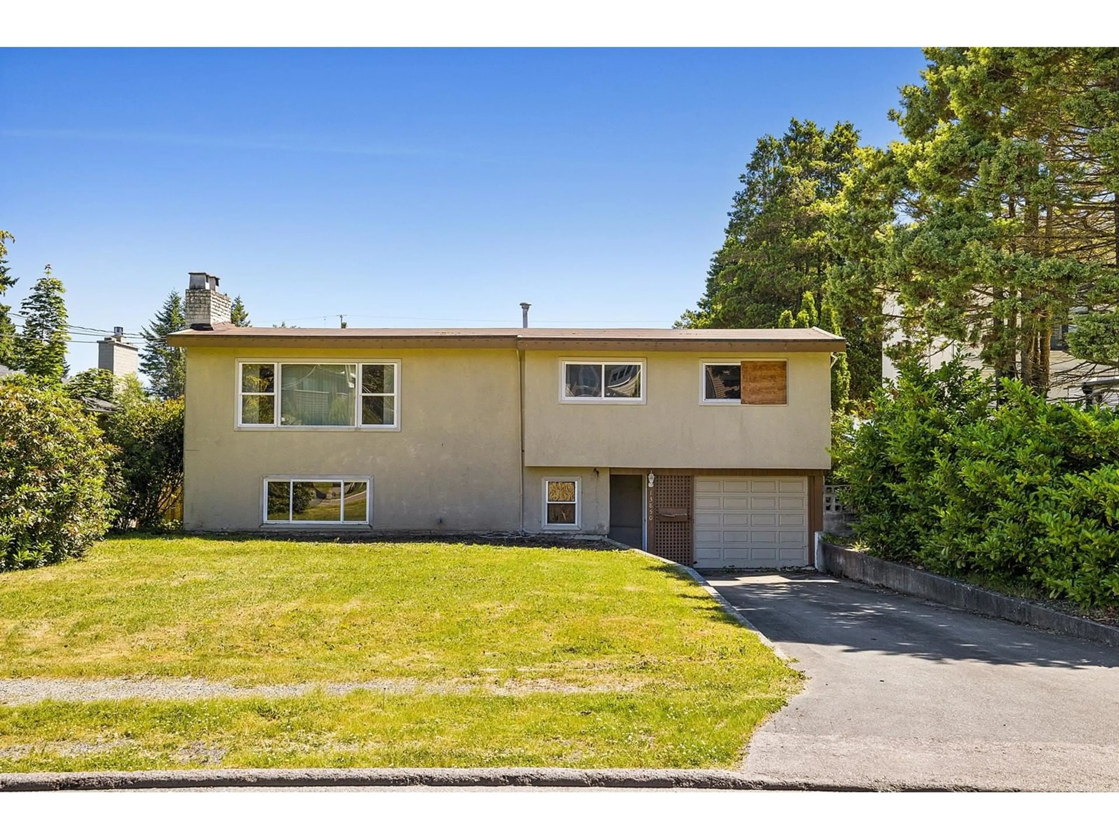 A pic from outside/outdoor area/front of a property/back of a property/a pic from drone, street for 13850 BLACKBURN, White Rock British Columbia V4B2Y8