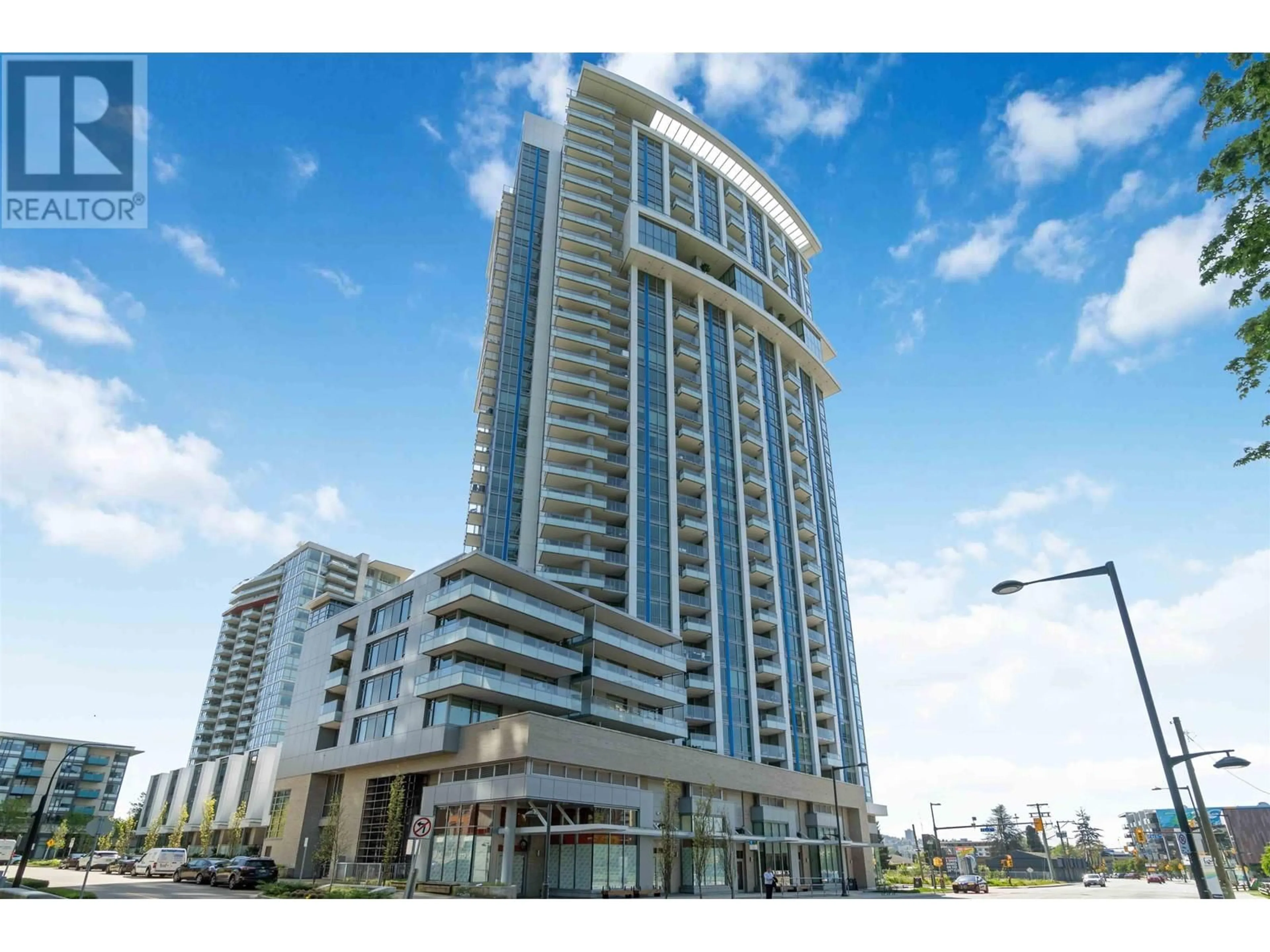 Indoor foyer for 605 - 1500 FERN STREET, North Vancouver British Columbia V7J0E6