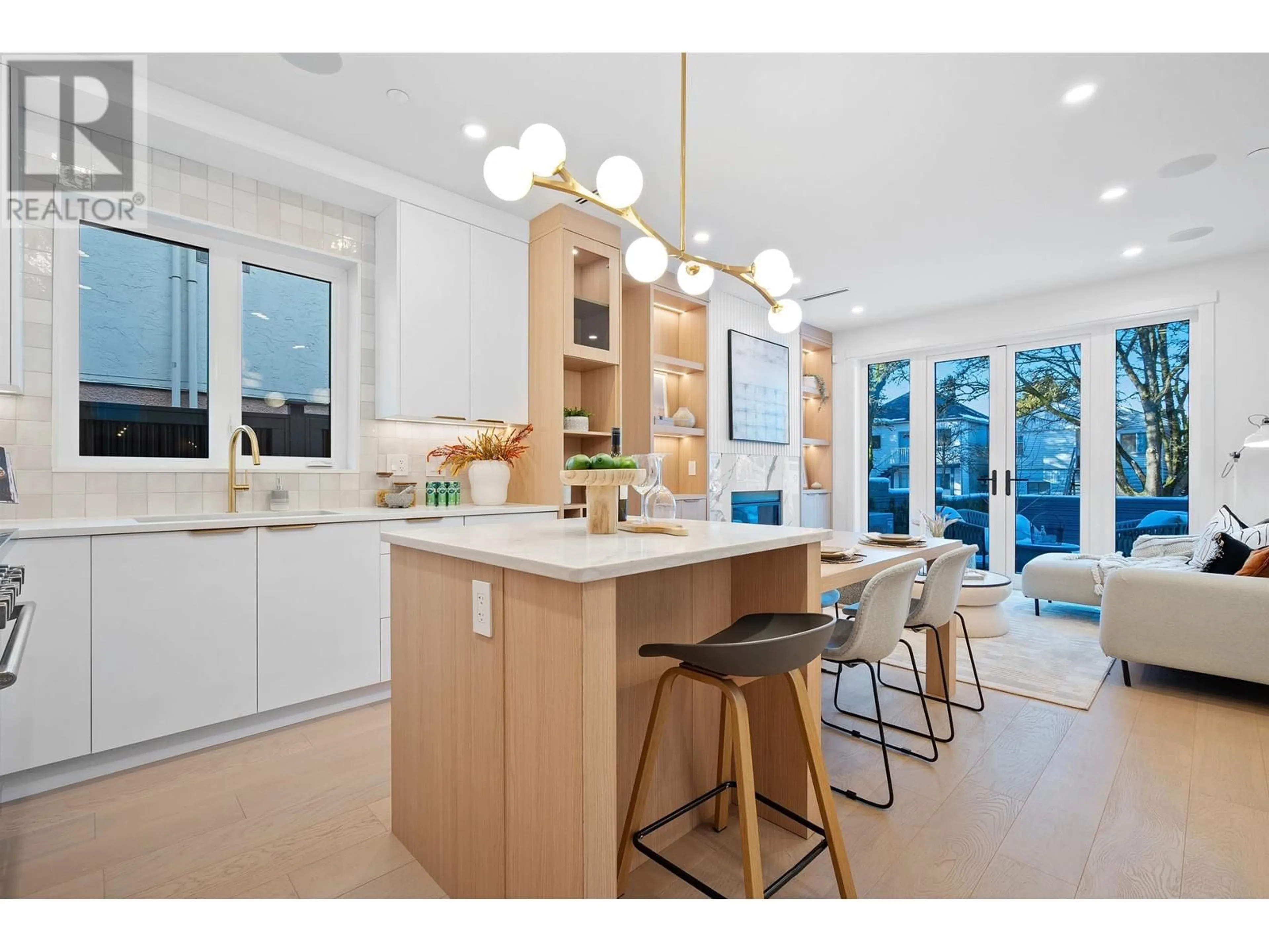Open concept kitchen, unknown for 1 - 462 19TH AVENUE, Vancouver British Columbia V5V1J7