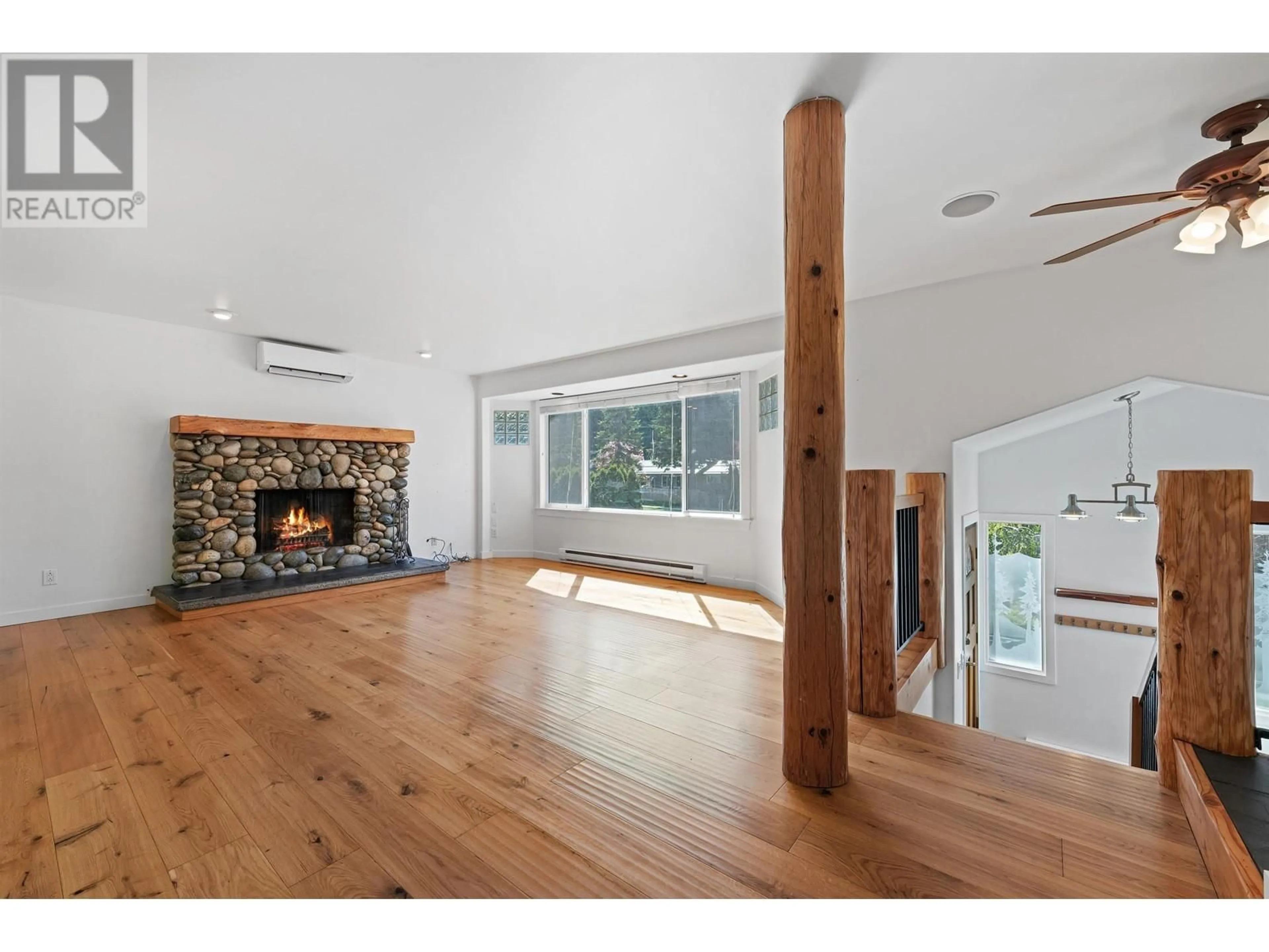 Unknown for 2585 THE BOULEVARD, Squamish British Columbia V0N1T0