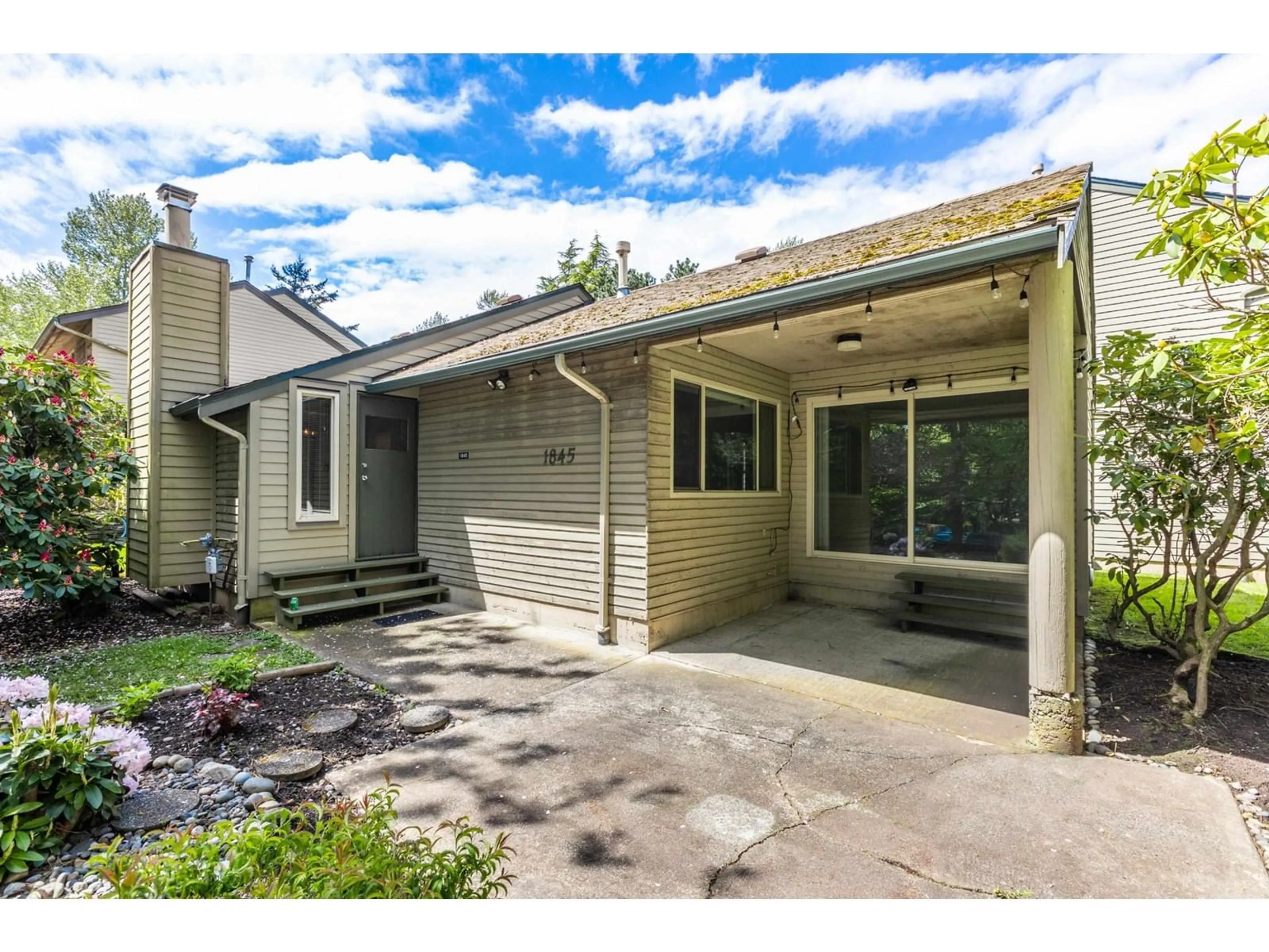 Home with vinyl exterior material, street for 1845 LILAC, Surrey British Columbia V4A6C7