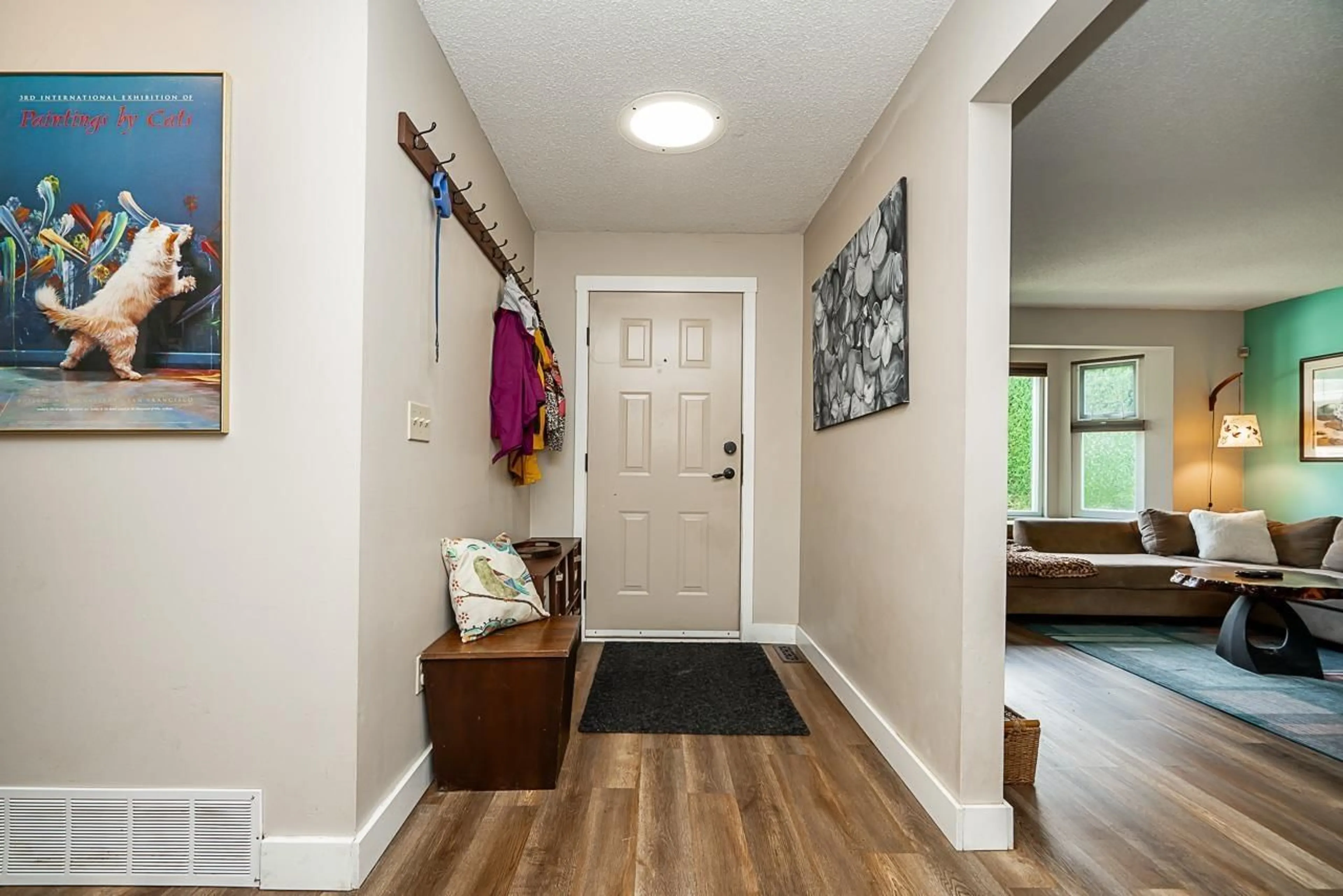 Indoor entryway for 13322 82B, Surrey British Columbia V3W9E2