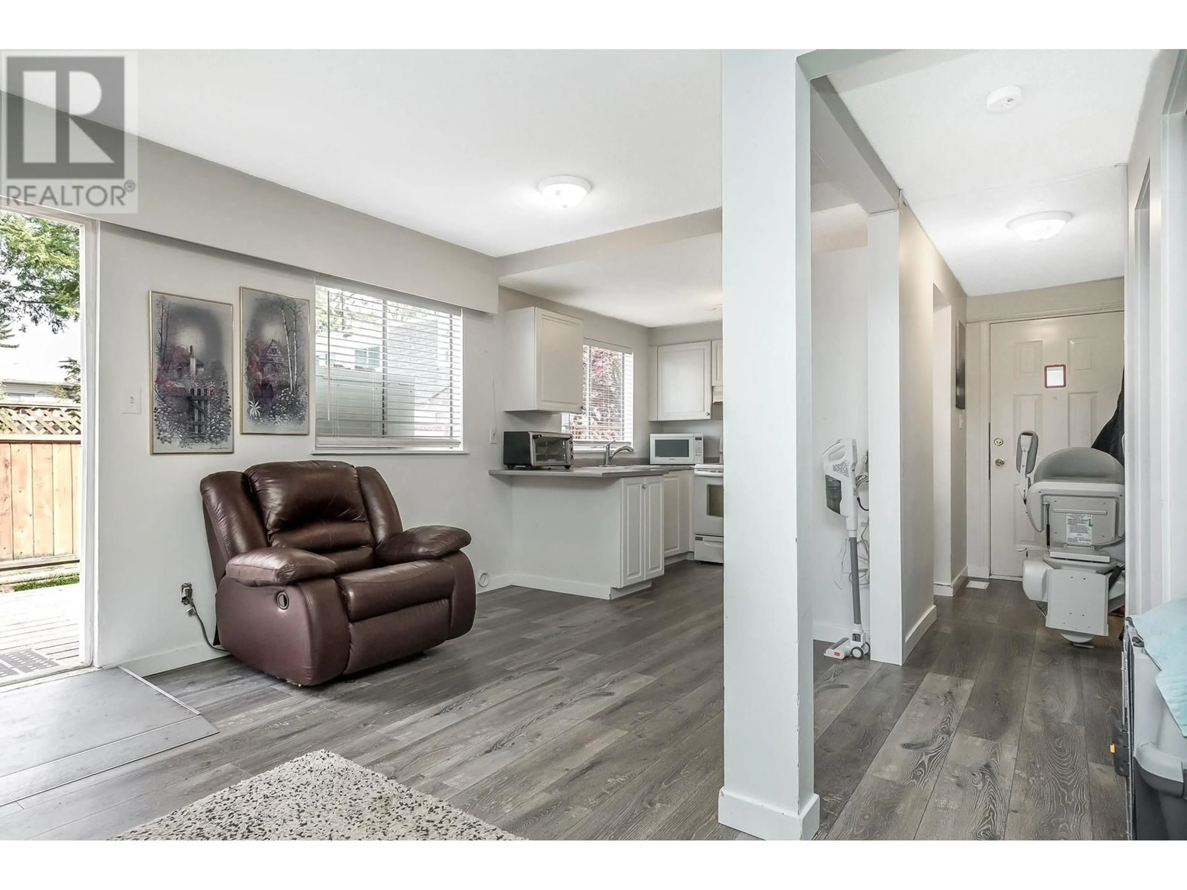 Open concept kitchen, unknown for 25 - 21555 DEWDNEY TRUNK ROAD, Maple Ridge British Columbia V2X3G5