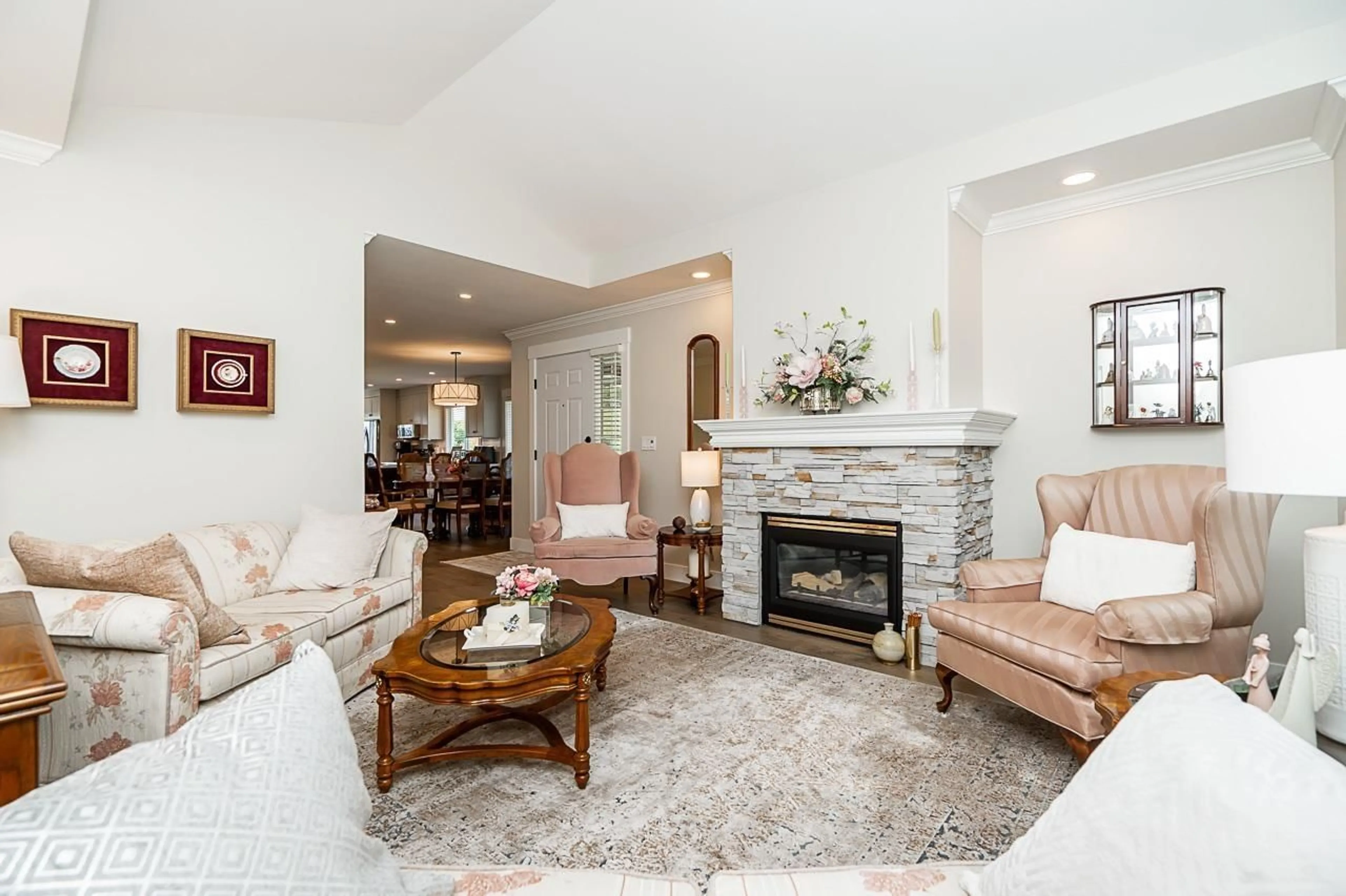 Living room with furniture, unknown for 49 - 32777 CHILCOTIN, Abbotsford British Columbia V2T5W4
