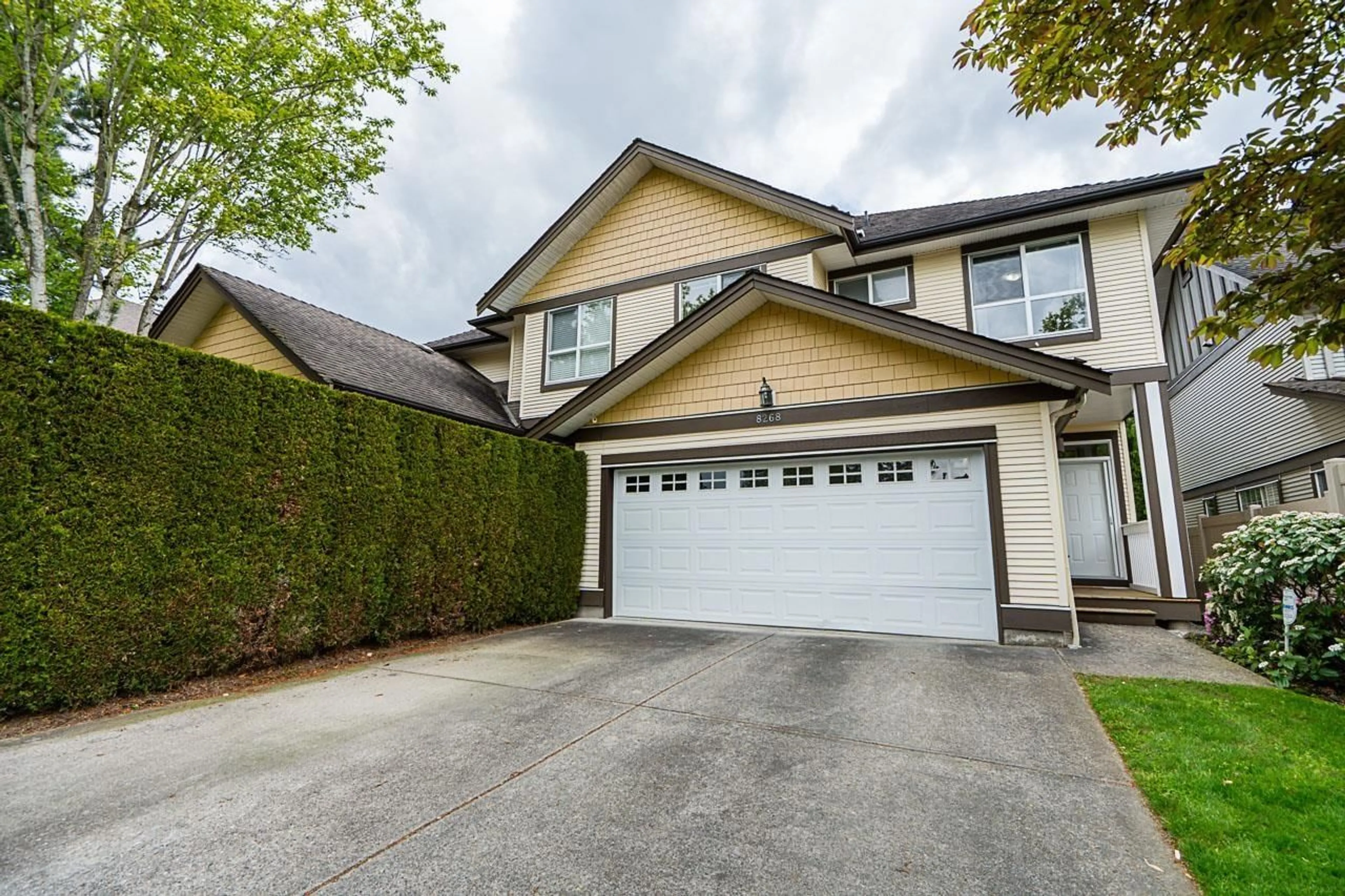 Home with vinyl exterior material, street for 8268 158, Surrey British Columbia V4N0R5