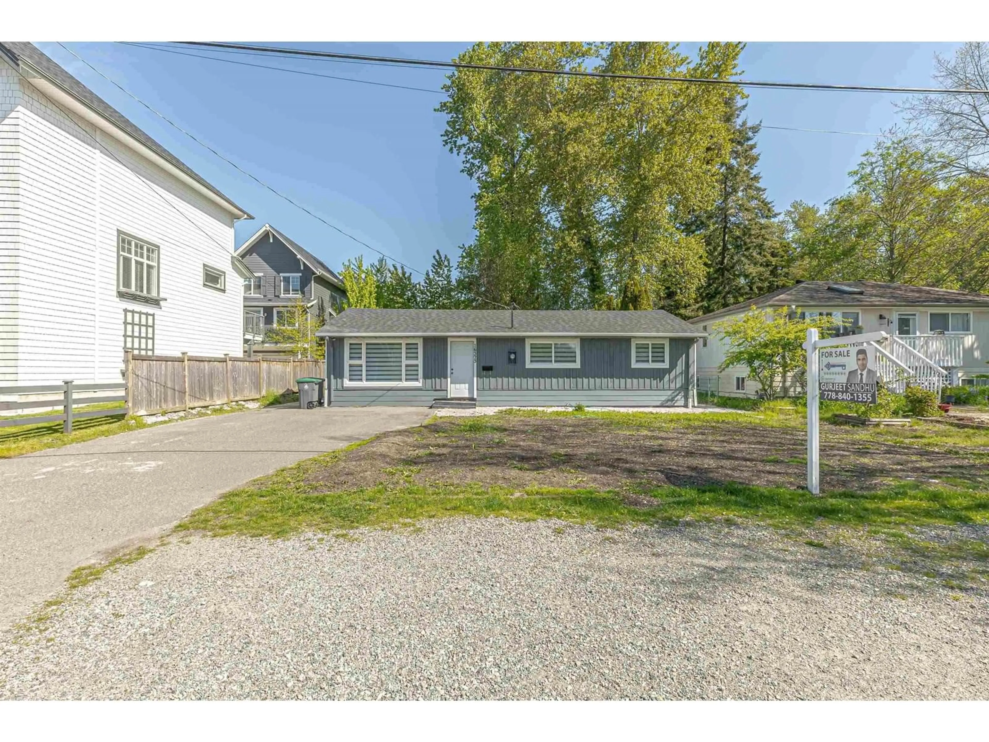 A pic from outside/outdoor area/front of a property/back of a property/a pic from drone, street for 16373 15, Surrey British Columbia V4A1L4