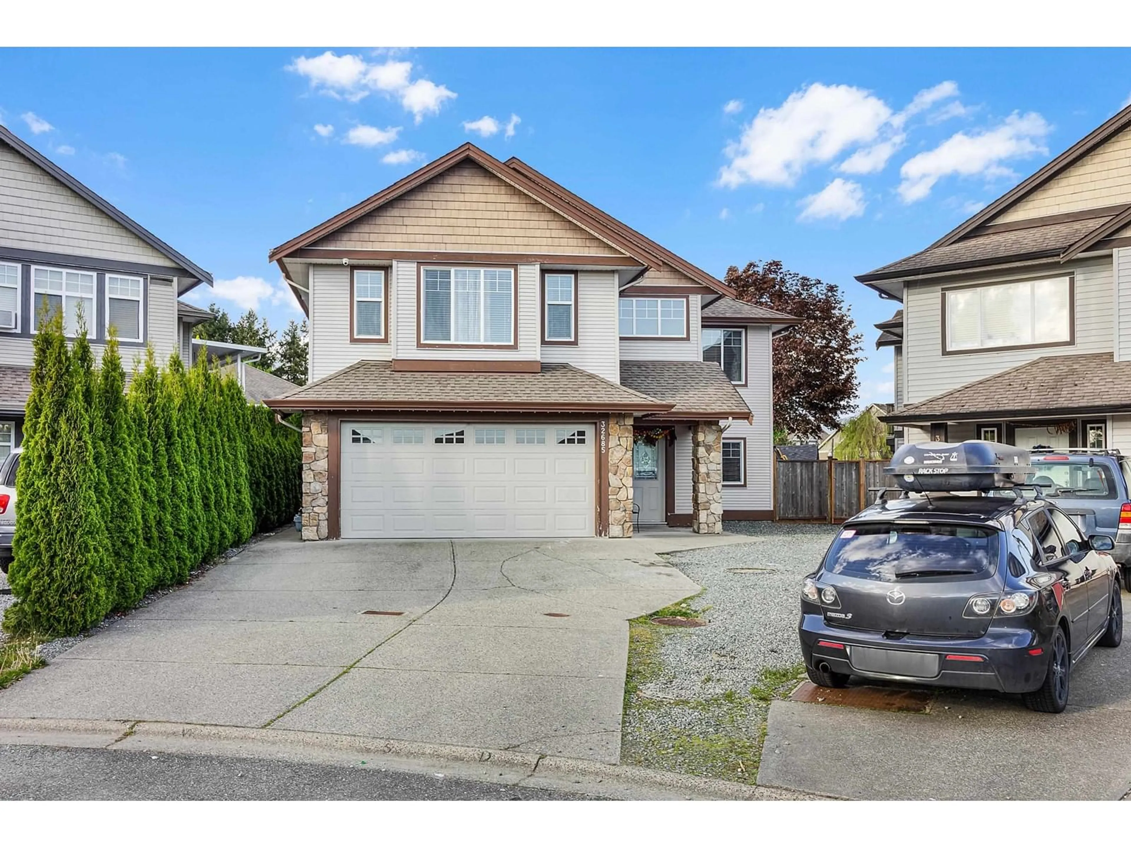 Home with vinyl exterior material, street for 32685 STOKES, Mission British Columbia V4S1M5