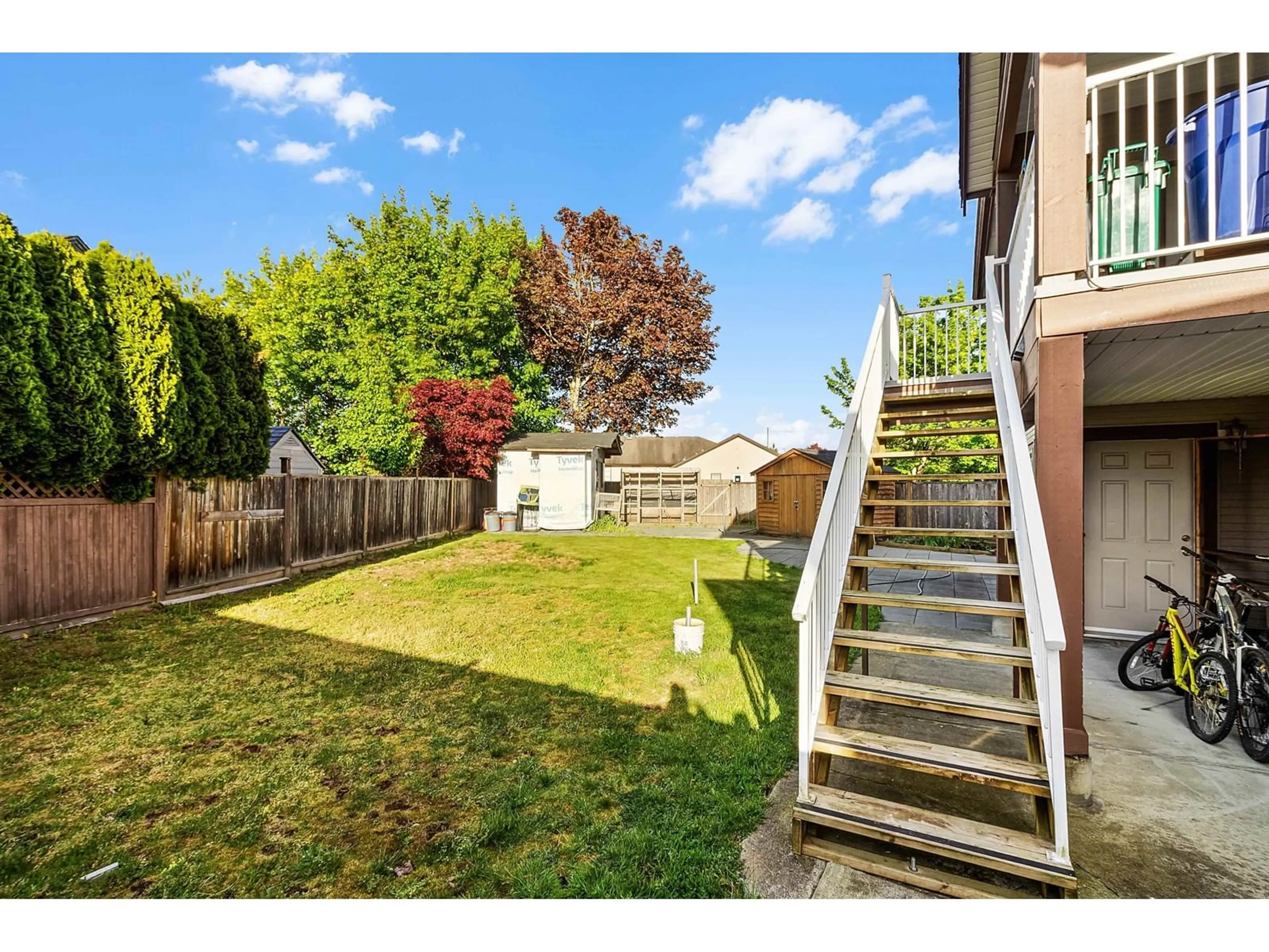 A pic from outside/outdoor area/front of a property/back of a property/a pic from drone, street for 32685 STOKES, Mission British Columbia V4S1M5