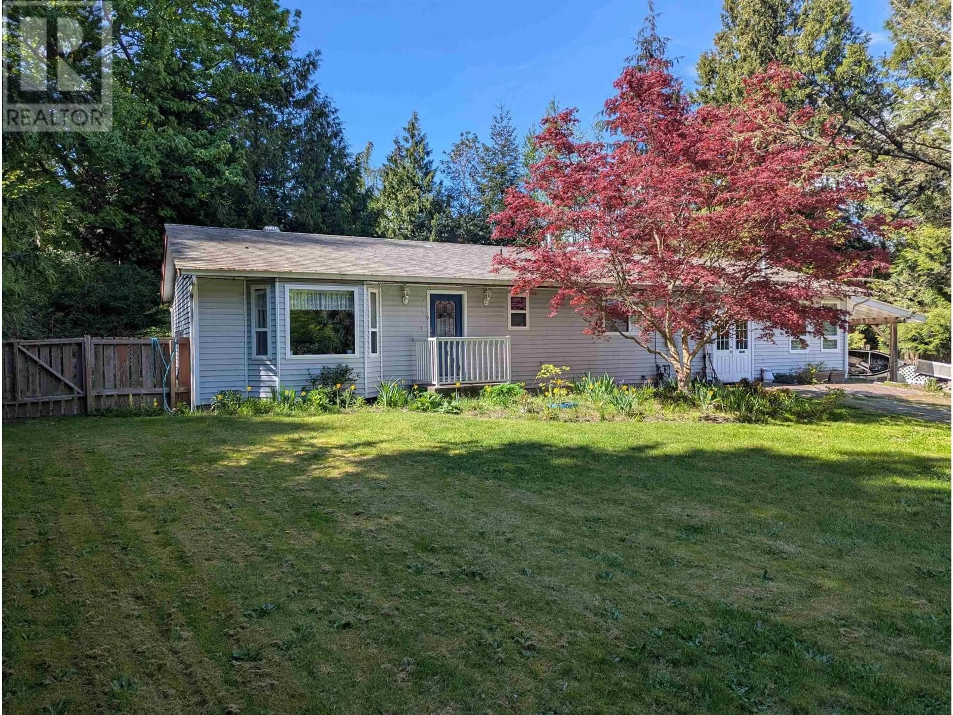 Home with vinyl exterior material, street for 7955 CONNOR ROAD, Halfmoon Bay British Columbia V7Z1A6