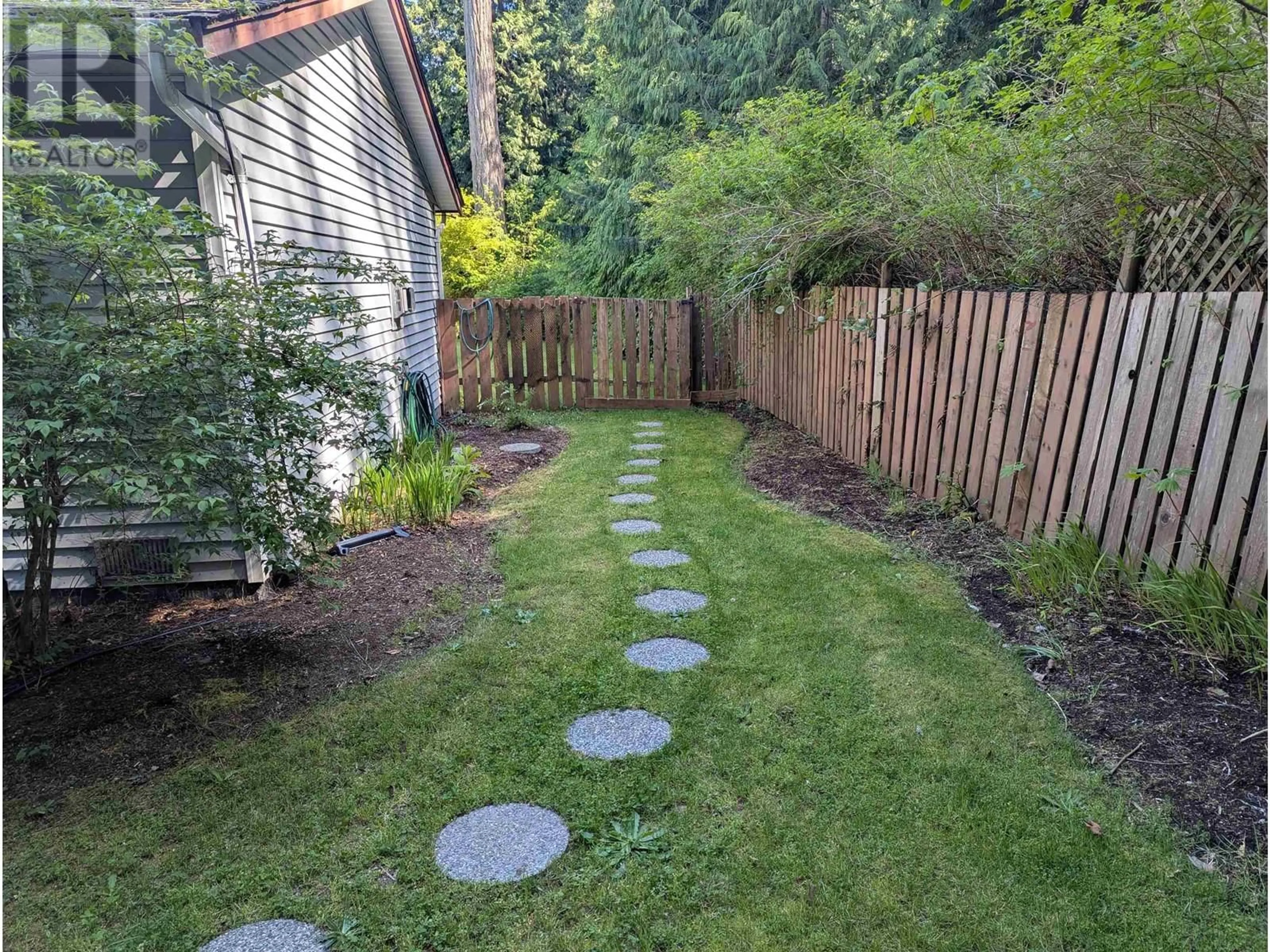 Patio, street for 7955 CONNOR ROAD, Halfmoon Bay British Columbia V7Z1A6