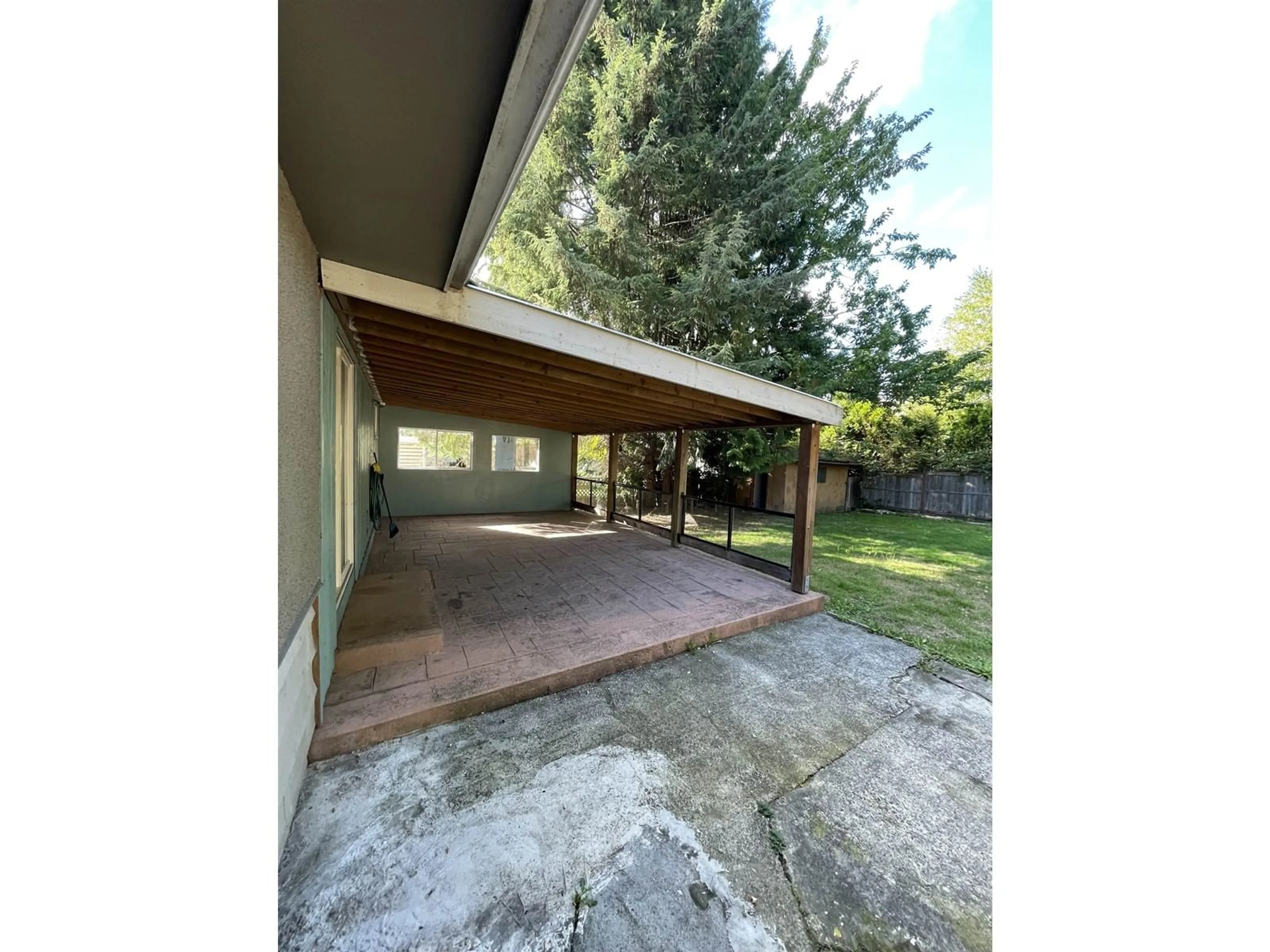 Patio, unknown for 15149 88, Surrey British Columbia V3S2S6