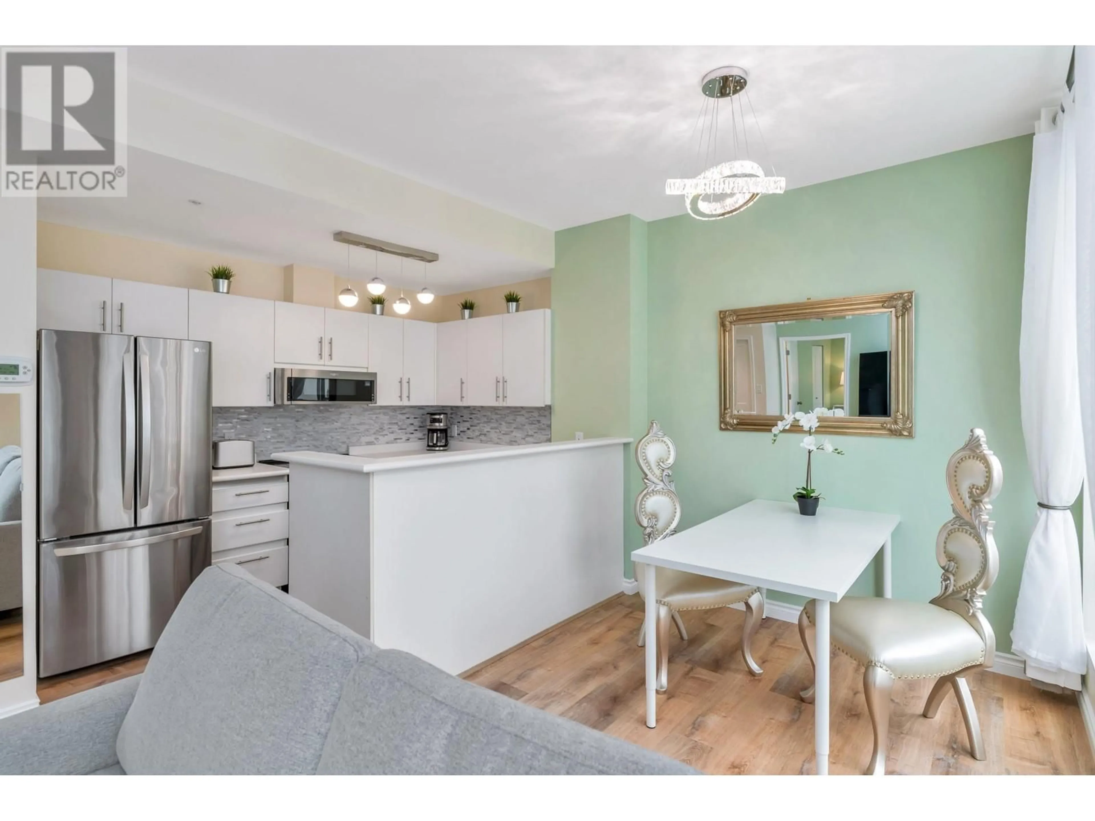 Open concept kitchen, unknown for 813 - 989 NELSON STREET, Vancouver British Columbia V6Z2S1