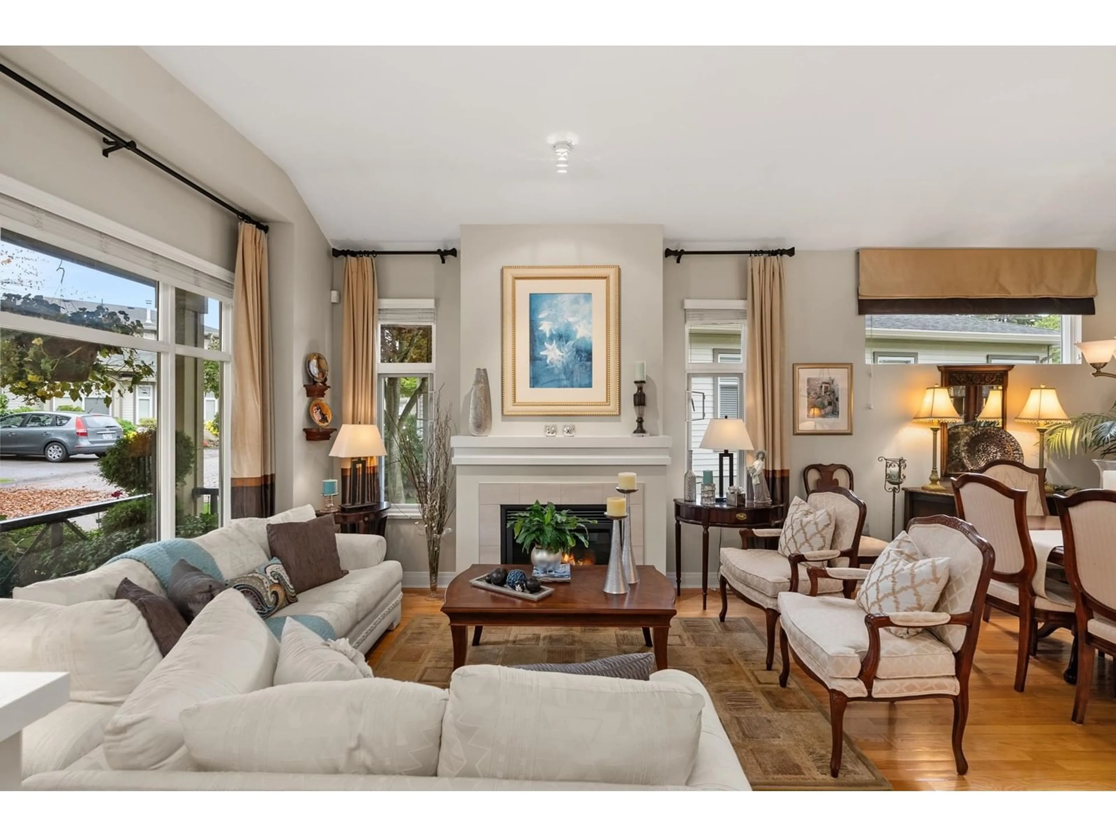 Living room with furniture, unknown for 25 - 15188 62A, Surrey British Columbia V3S1W7