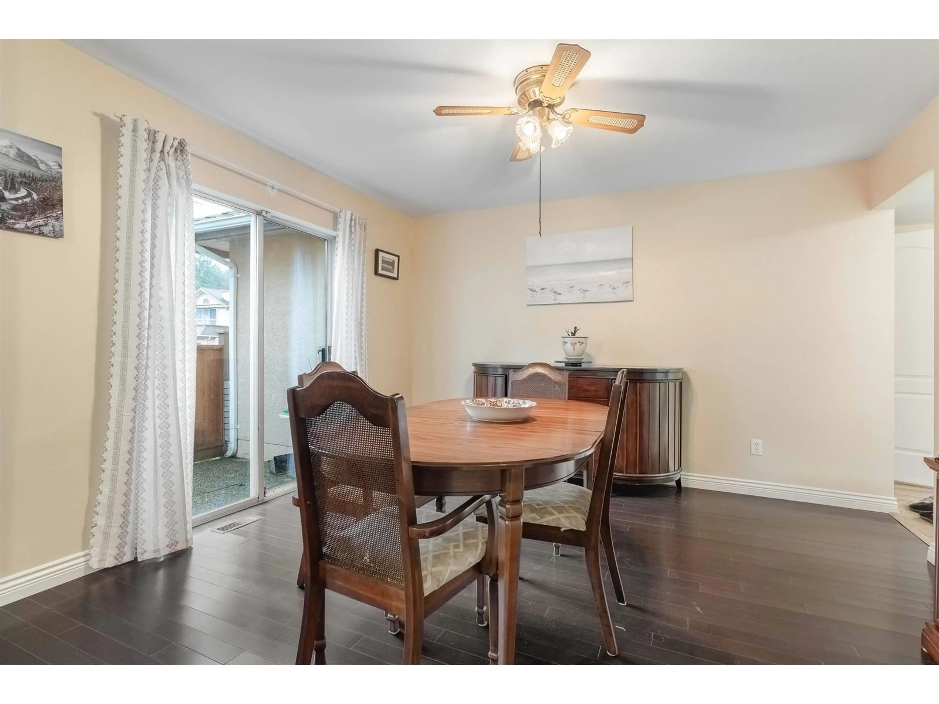Dining room, wood/laminate floor for 112 - 14861 98, Surrey British Columbia V3R9Z8